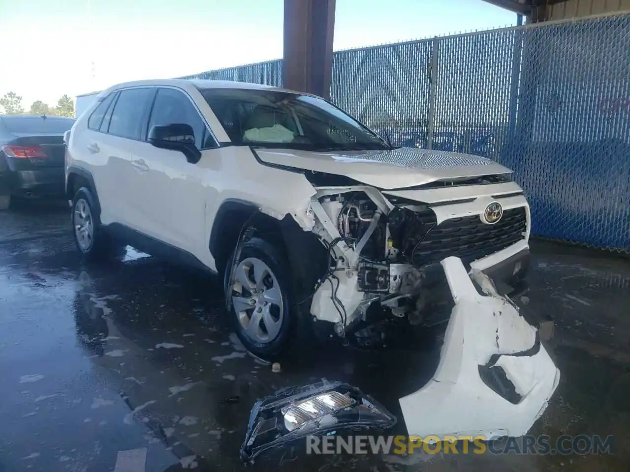 1 Photograph of a damaged car 2T3H1RFV3NC179078 TOYOTA RAV4 2022