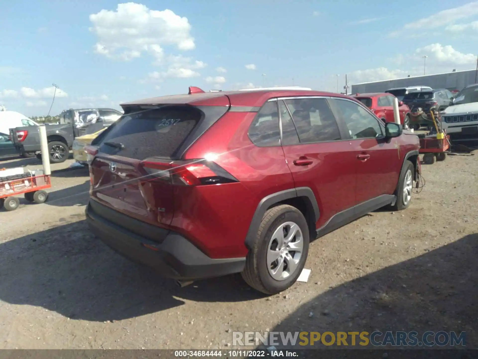 4 Photograph of a damaged car 2T3H1RFV3NW192847 TOYOTA RAV4 2022