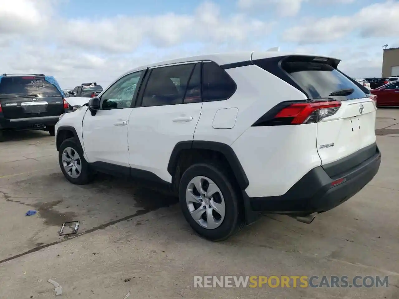 2 Photograph of a damaged car 2T3H1RFV6NC204118 TOYOTA RAV4 2022