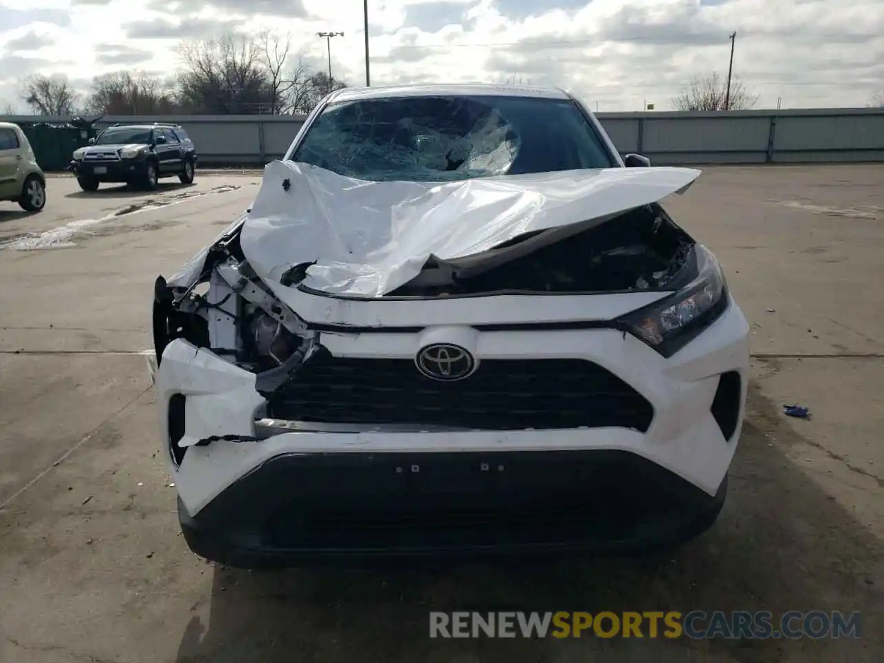 5 Photograph of a damaged car 2T3H1RFV6NC204118 TOYOTA RAV4 2022