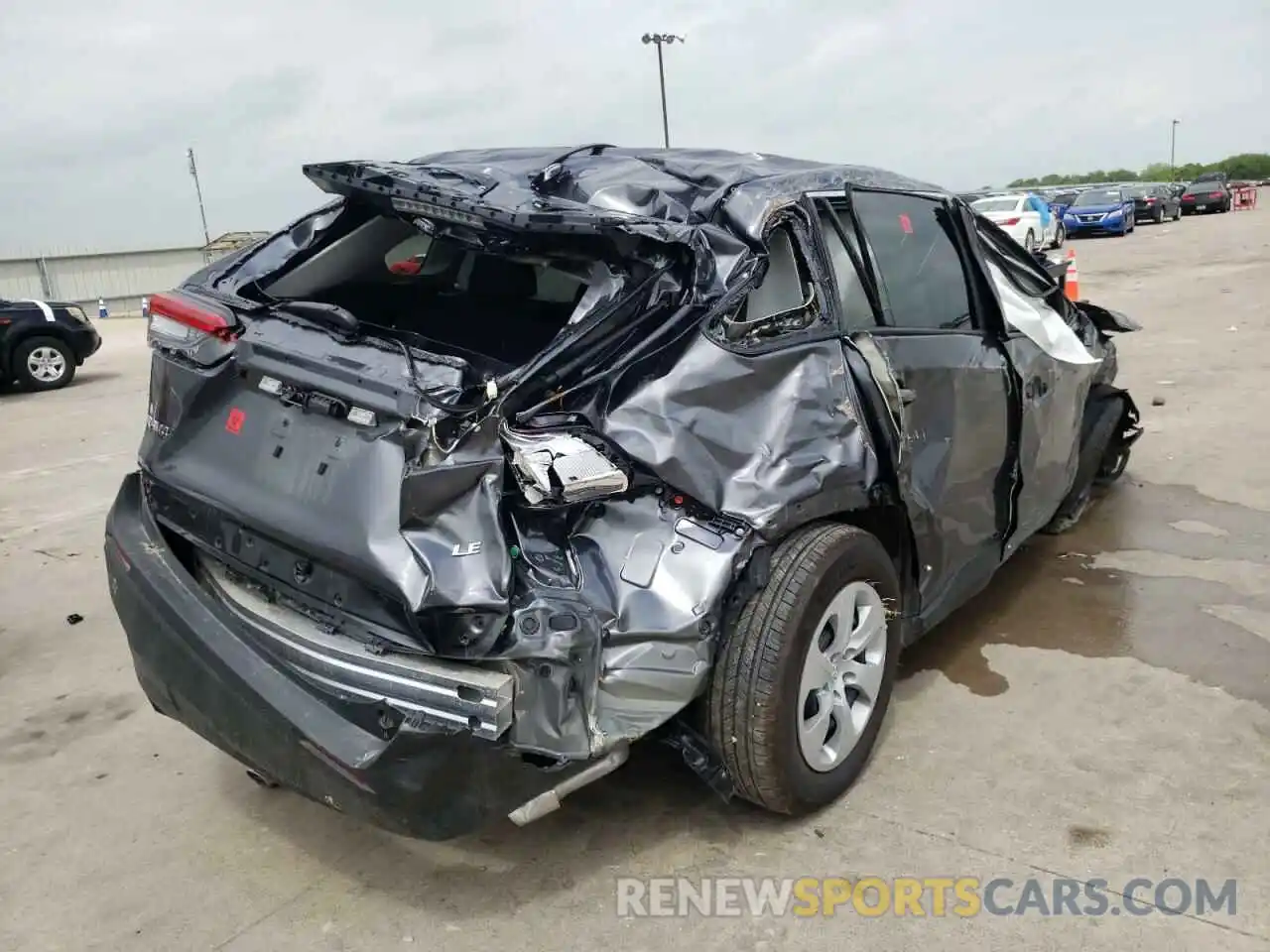 4 Photograph of a damaged car 2T3H1RFV7NC175860 TOYOTA RAV4 2022