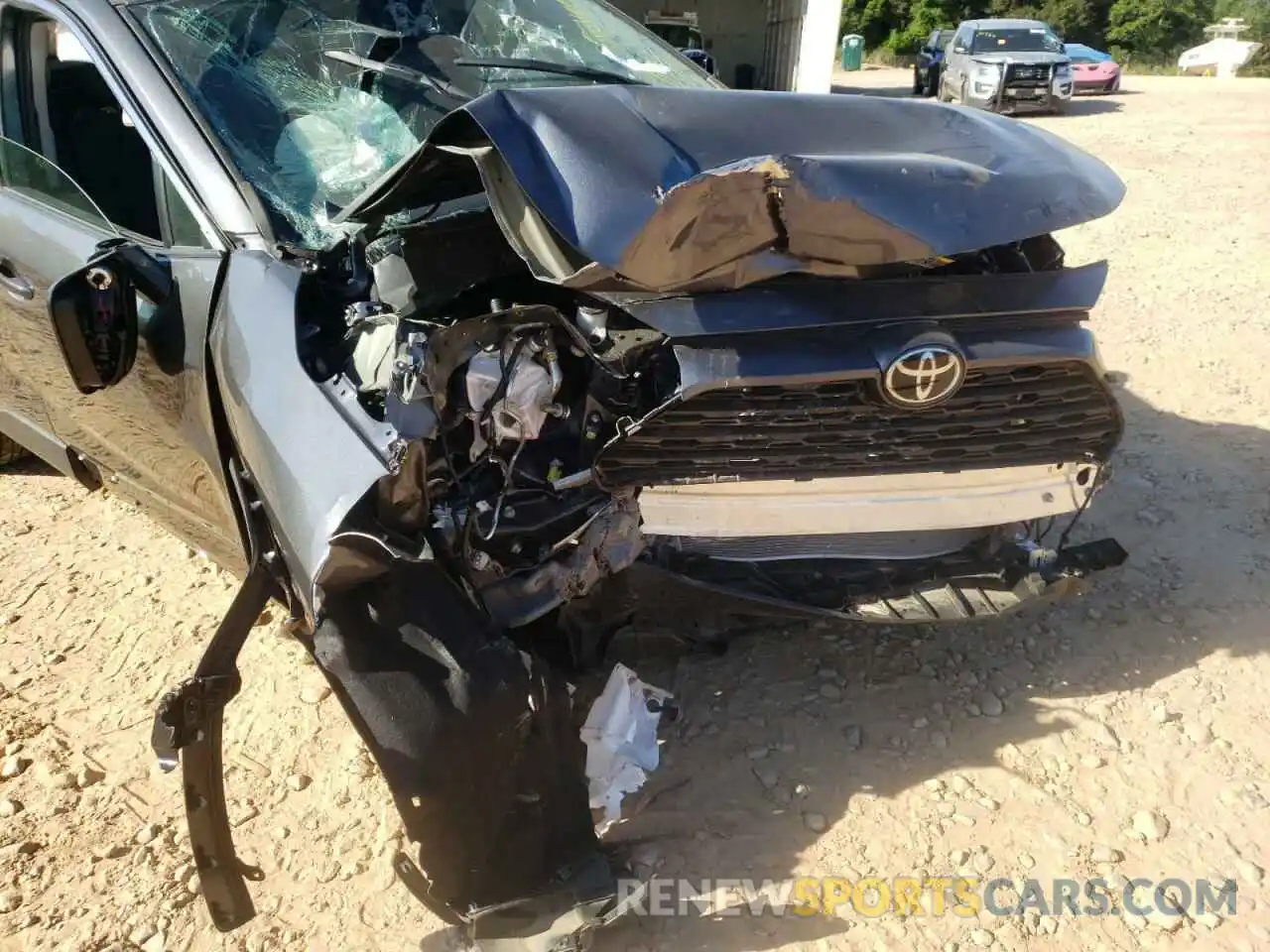 9 Photograph of a damaged car 2T3H1RFV7NC184218 TOYOTA RAV4 2022