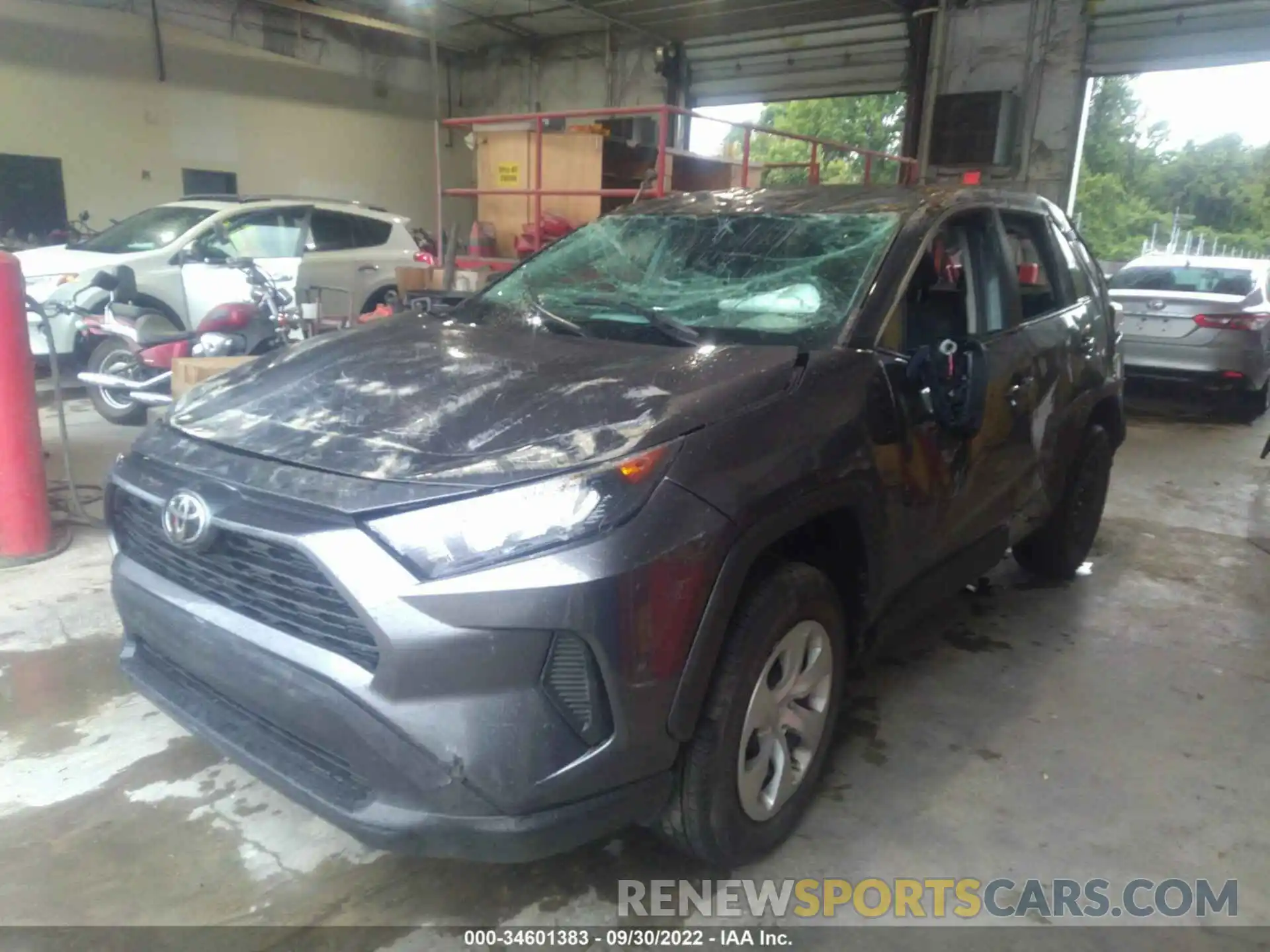 2 Photograph of a damaged car 2T3H1RFV7NC184560 TOYOTA RAV4 2022