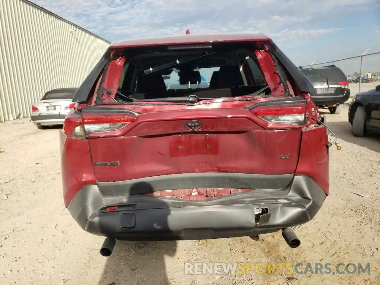 6 Photograph of a damaged car 2T3H1RFV7NW232542 TOYOTA RAV4 2022