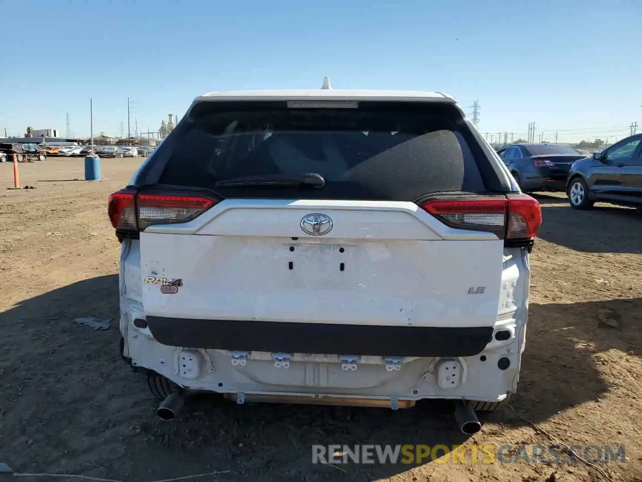 6 Photograph of a damaged car 2T3H1RFV8NC179710 TOYOTA RAV4 2022