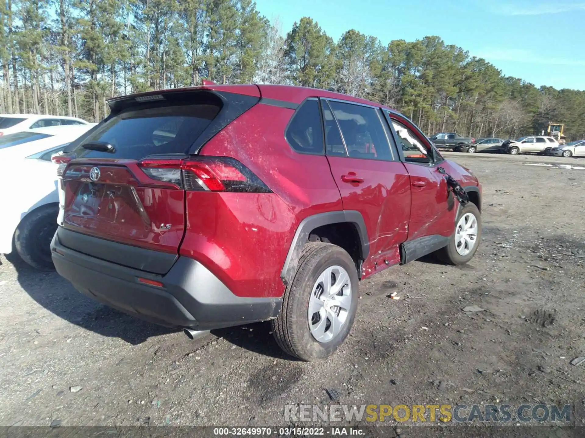 4 Photograph of a damaged car 2T3H1RFV8NW186221 TOYOTA RAV4 2022