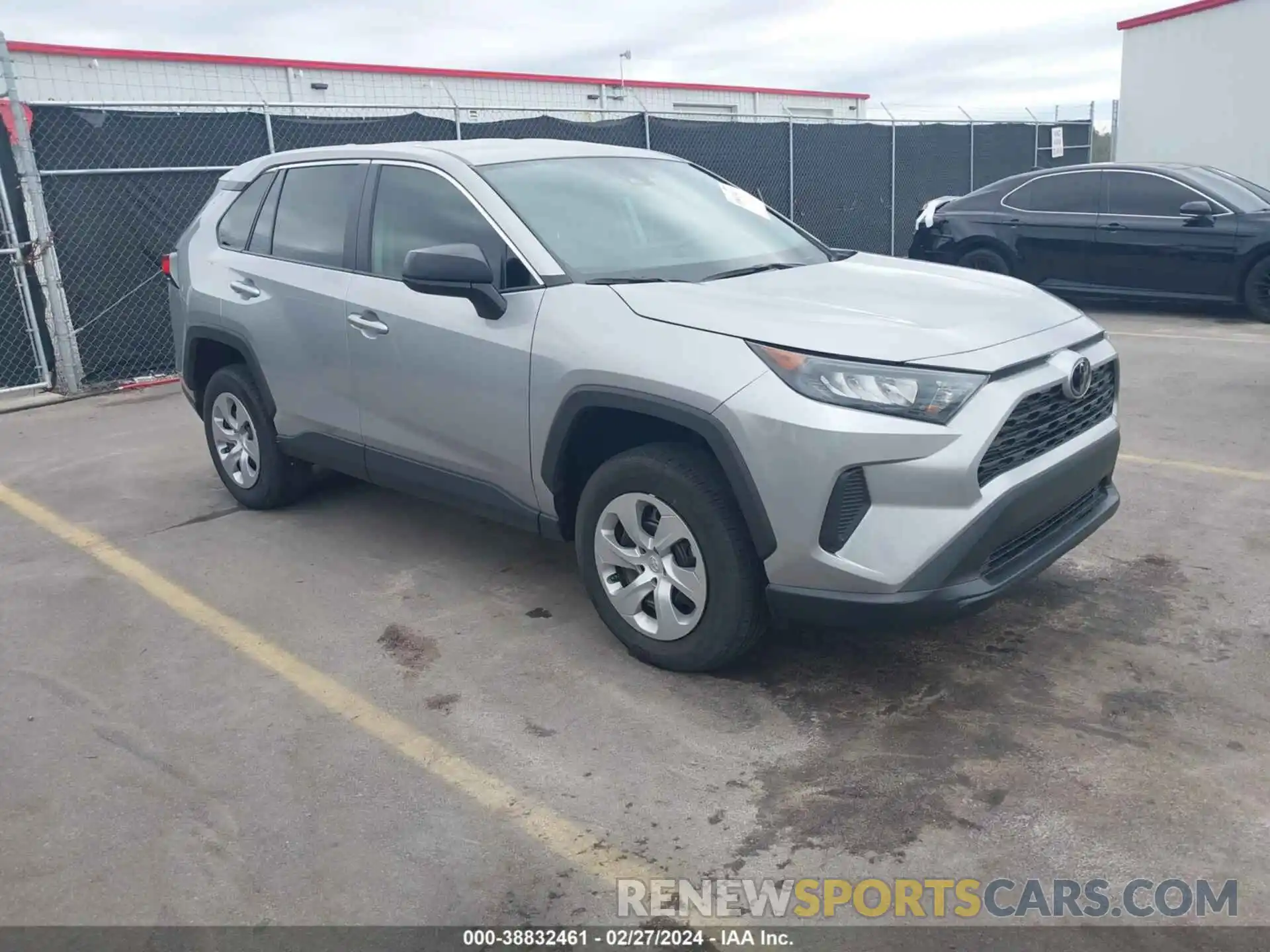 1 Photograph of a damaged car 2T3H1RFV9NW187023 TOYOTA RAV4 2022