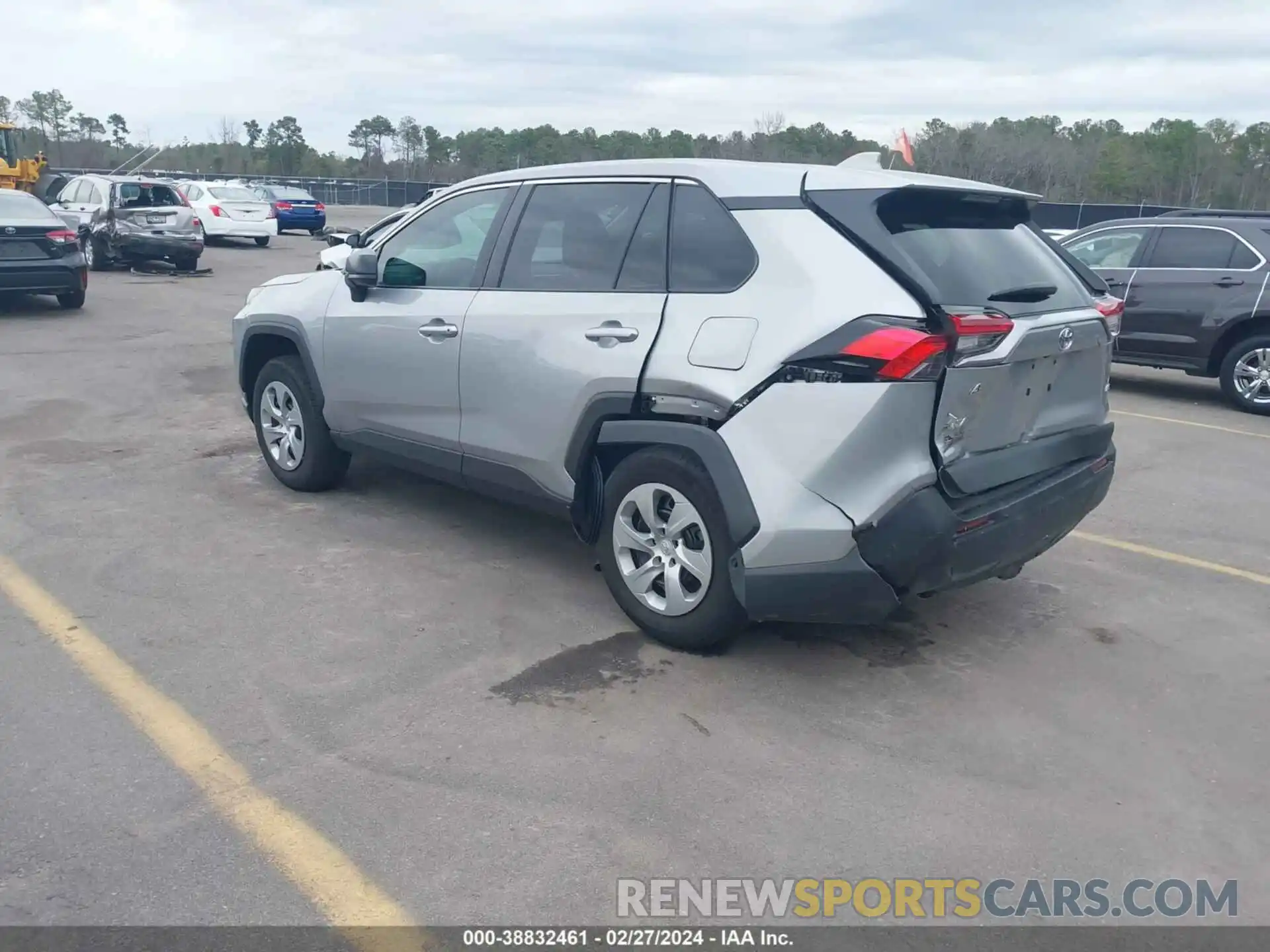 3 Photograph of a damaged car 2T3H1RFV9NW187023 TOYOTA RAV4 2022