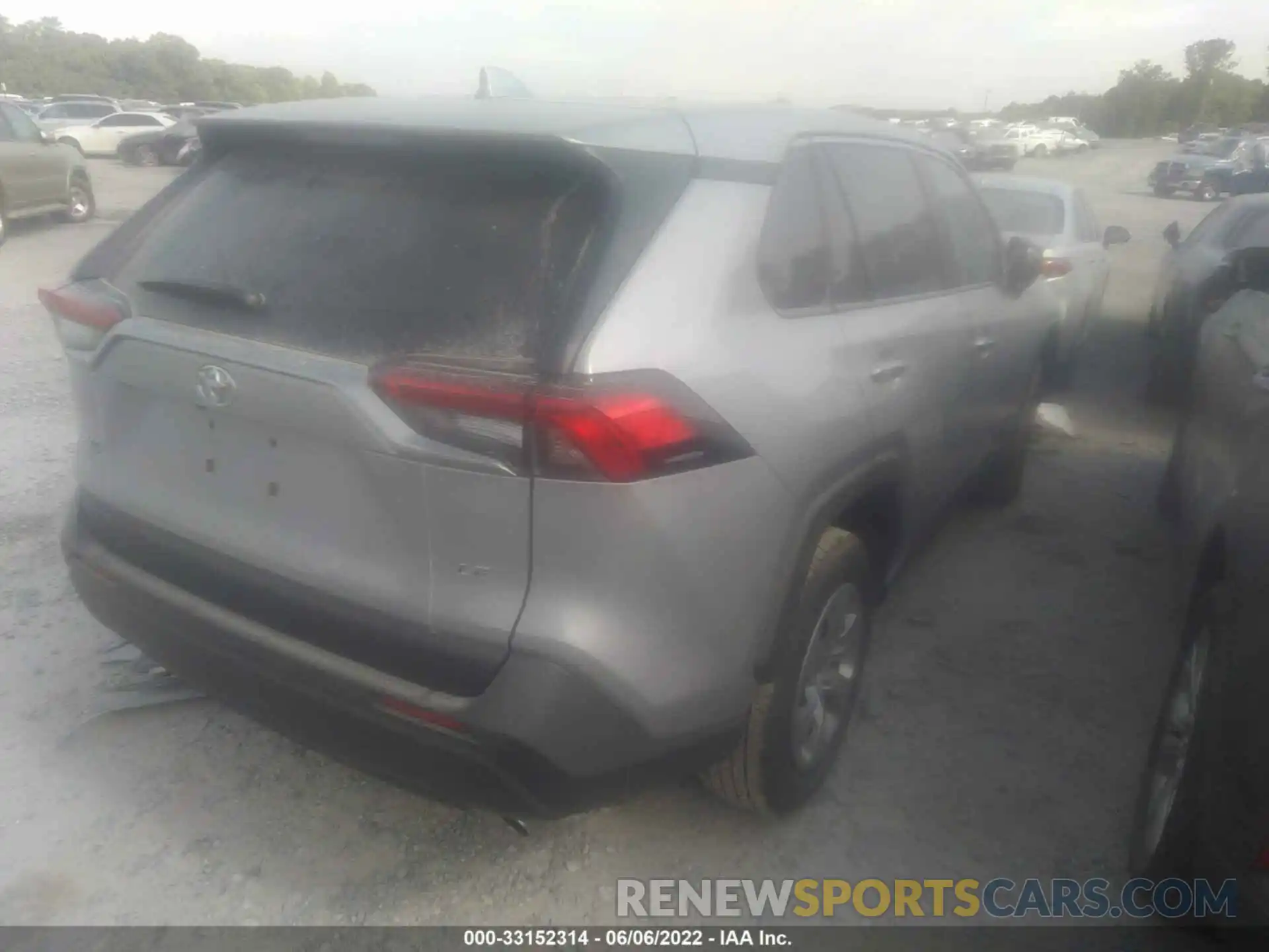 4 Photograph of a damaged car 2T3H1RFV9NW187149 TOYOTA RAV4 2022