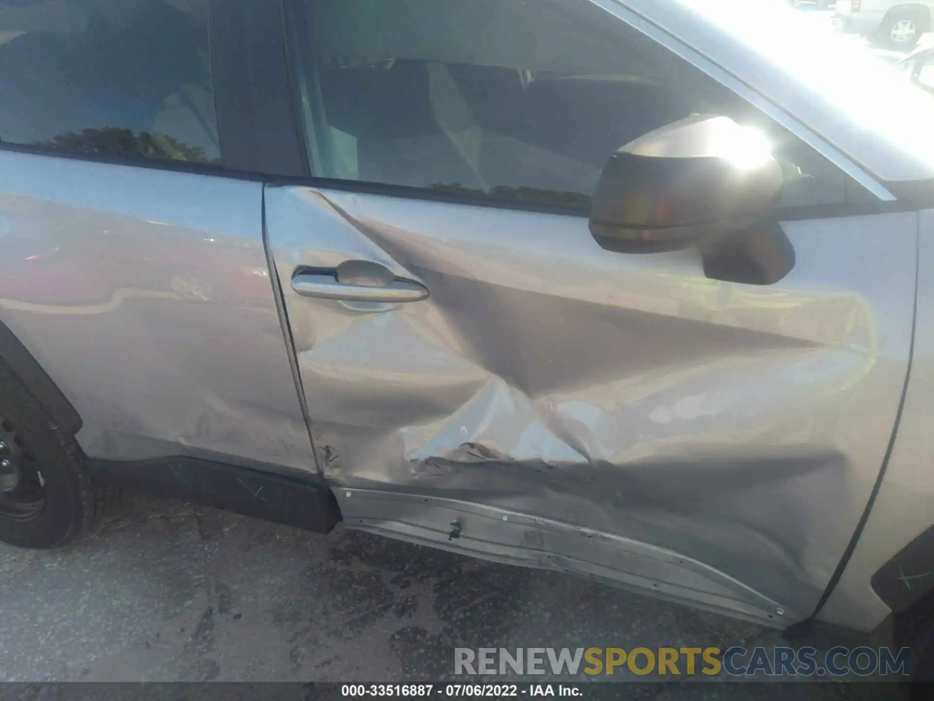 6 Photograph of a damaged car 2T3H1RFV9NW202510 TOYOTA RAV4 2022