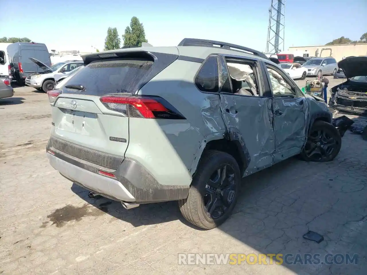 4 Photograph of a damaged car 2T3J1RFV2NW263795 TOYOTA RAV4 2022