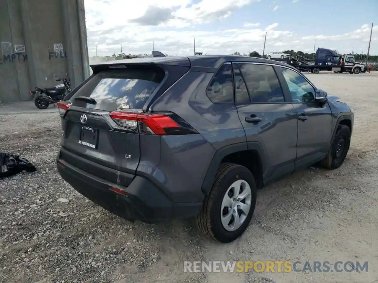 4 Photograph of a damaged car 2T3K1RFV0NW213756 TOYOTA RAV4 2022