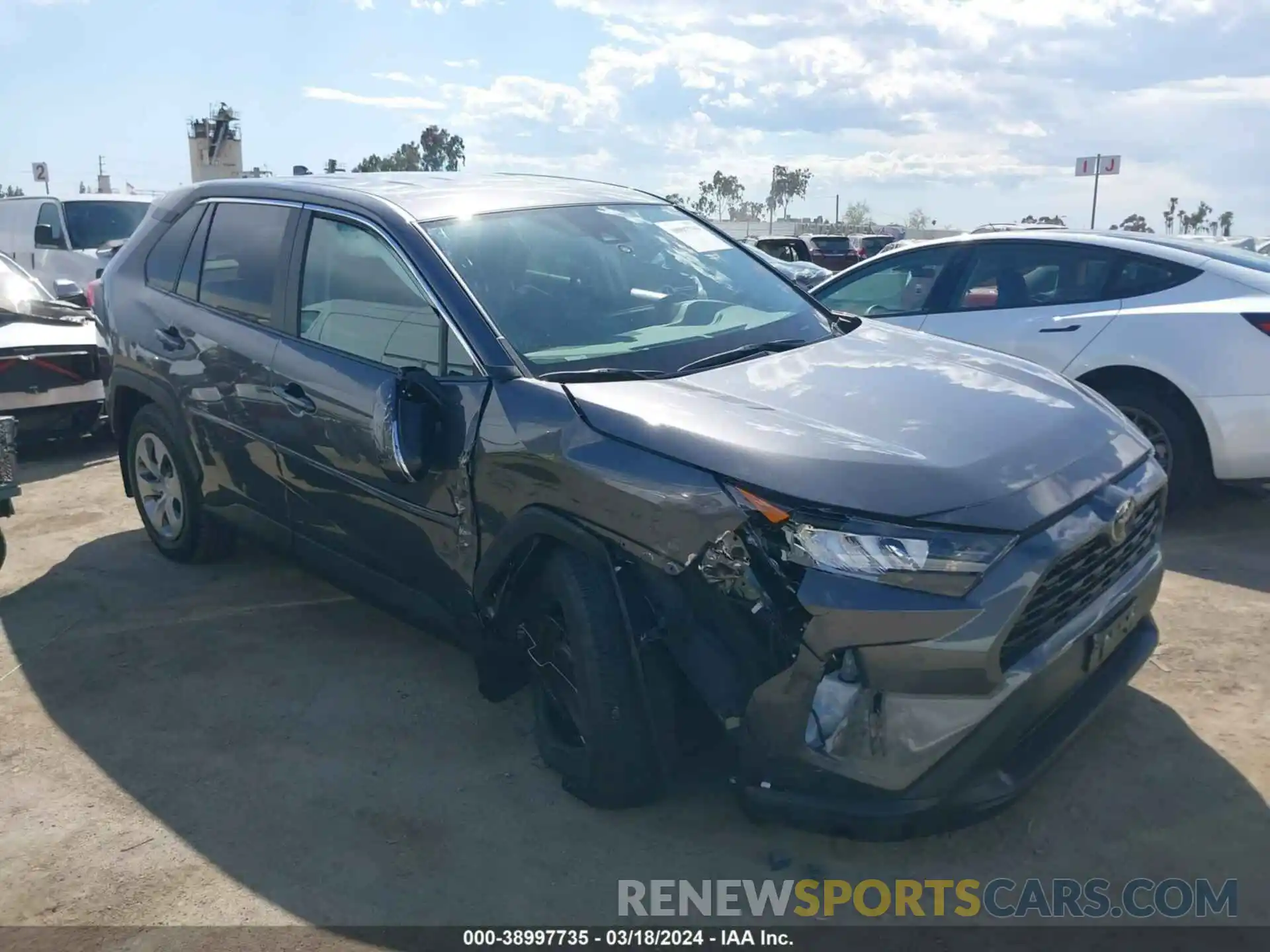 1 Photograph of a damaged car 2T3K1RFV3NC203479 TOYOTA RAV4 2022