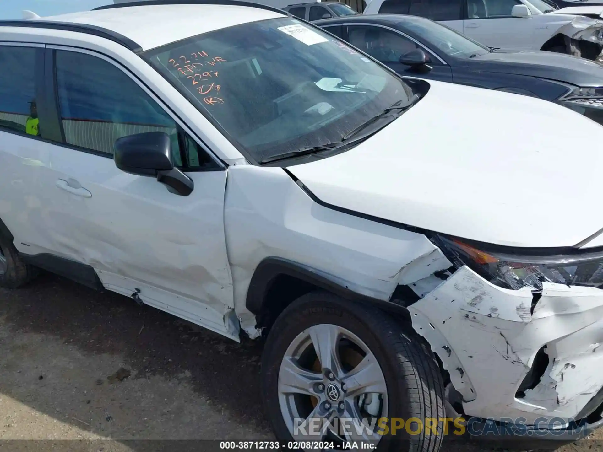 6 Photograph of a damaged car 2T3LWRFV8NW132297 TOYOTA RAV4 2022