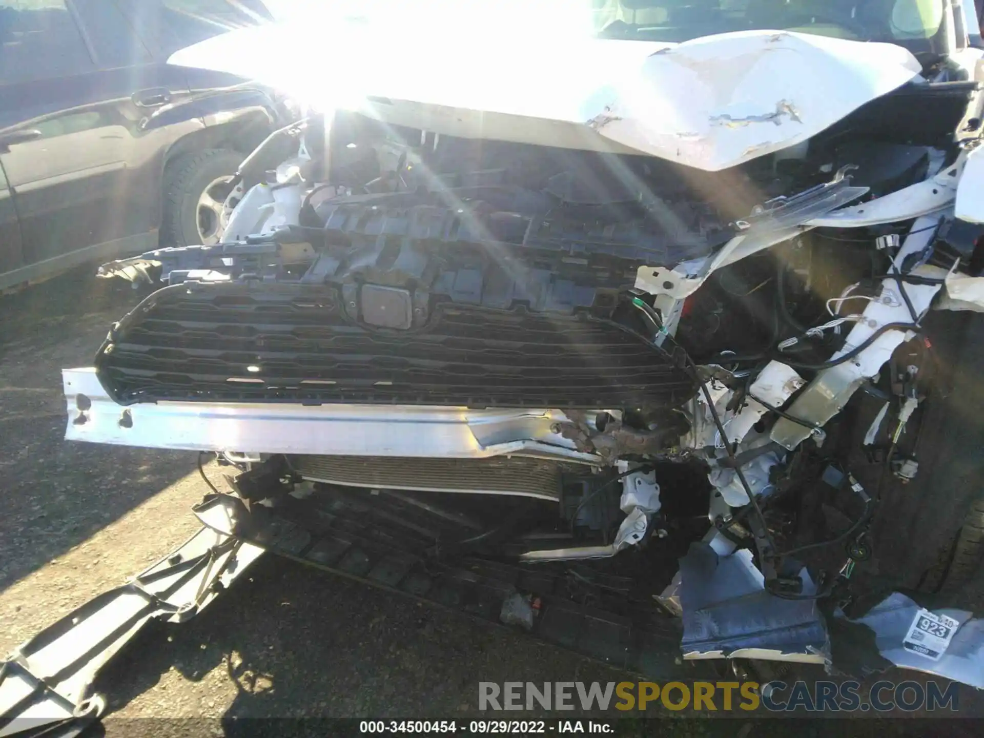 6 Photograph of a damaged car 2T3P1RFV0NC270403 TOYOTA RAV4 2022