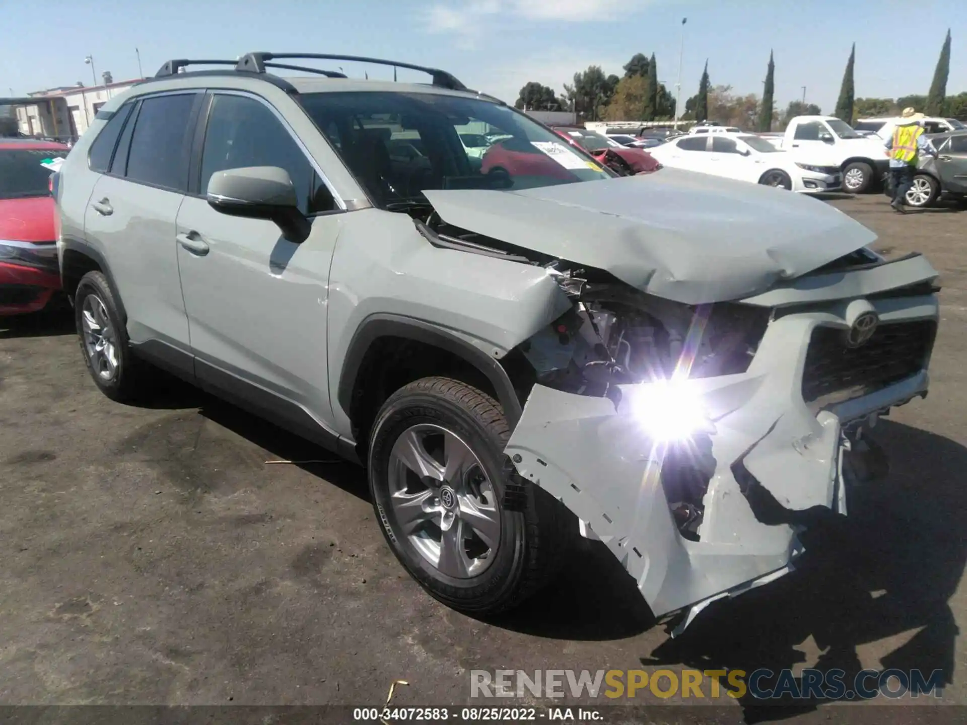 1 Photograph of a damaged car 2T3P1RFV0NW253583 TOYOTA RAV4 2022