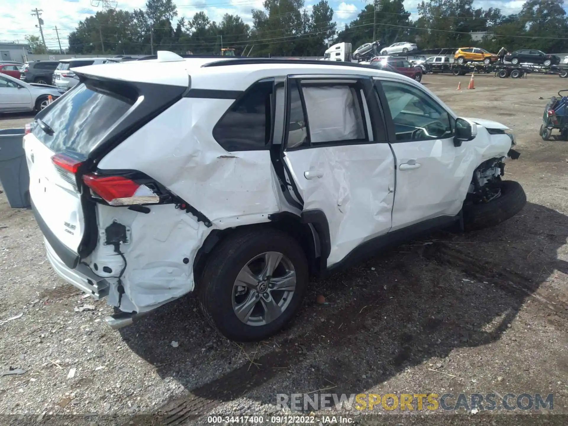 4 Photograph of a damaged car 2T3P1RFV0NW269668 TOYOTA RAV4 2022