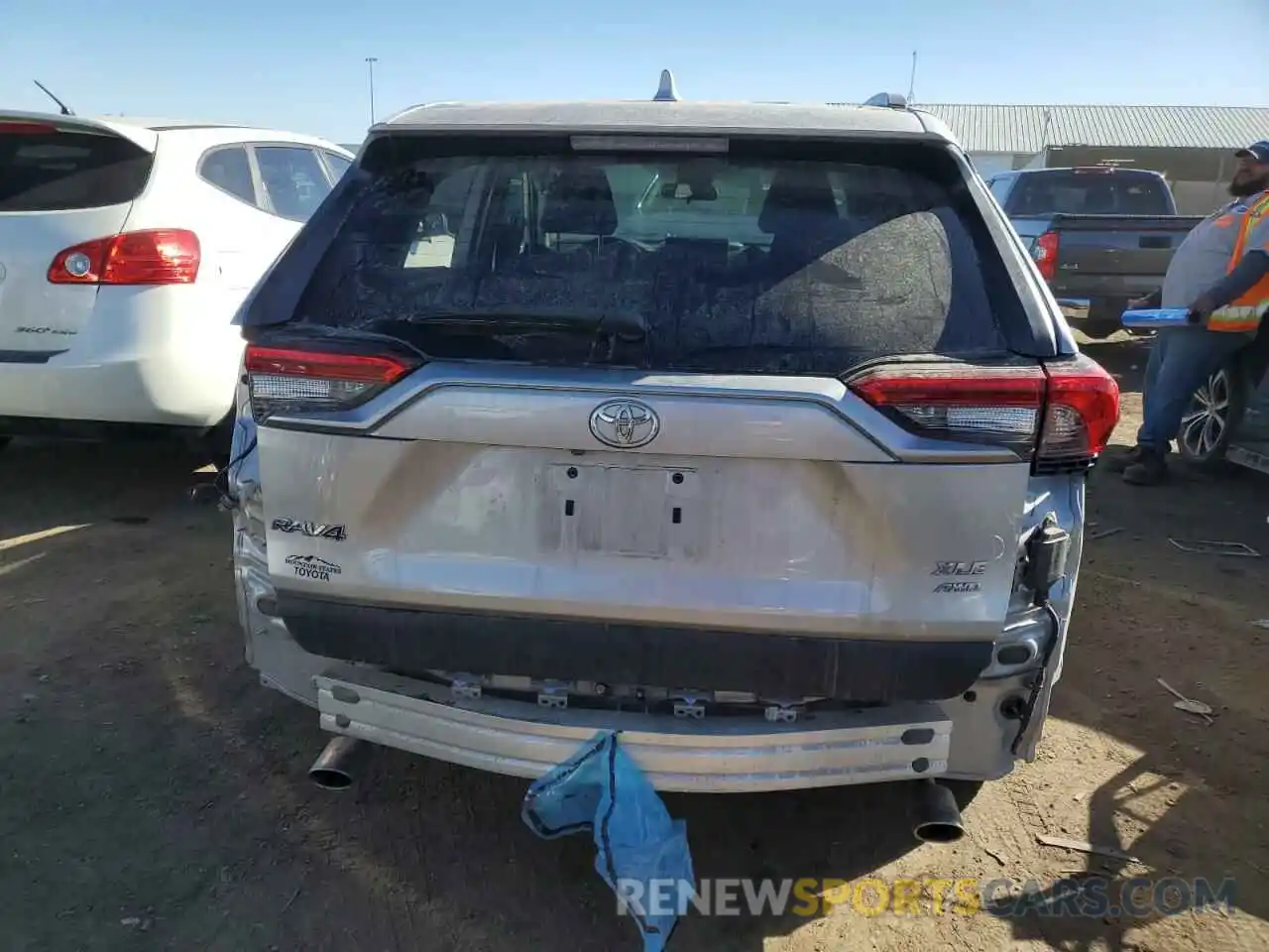 6 Photograph of a damaged car 2T3P1RFV0NW318206 TOYOTA RAV4 2022