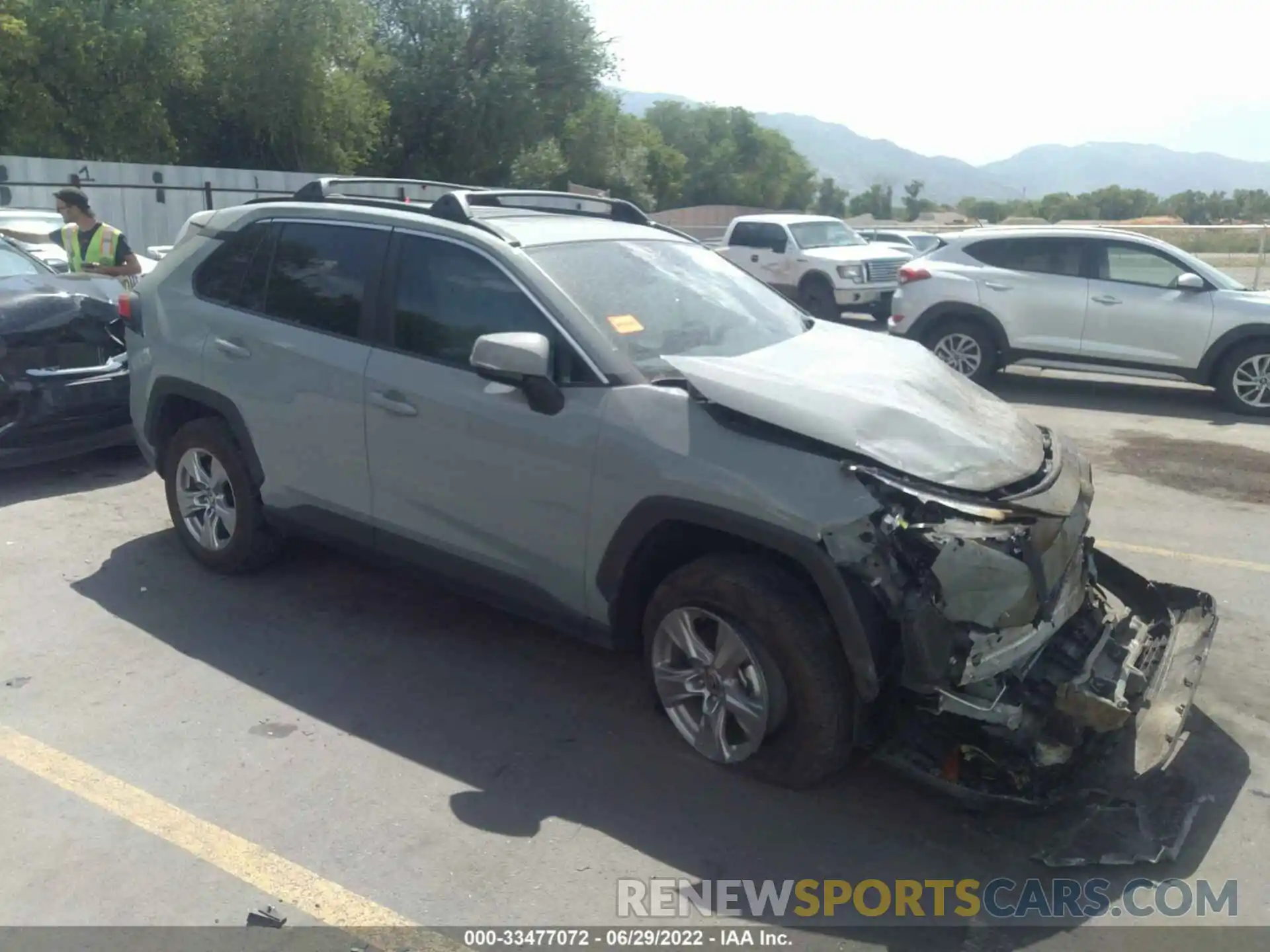 1 Photograph of a damaged car 2T3P1RFV1NW260025 TOYOTA RAV4 2022