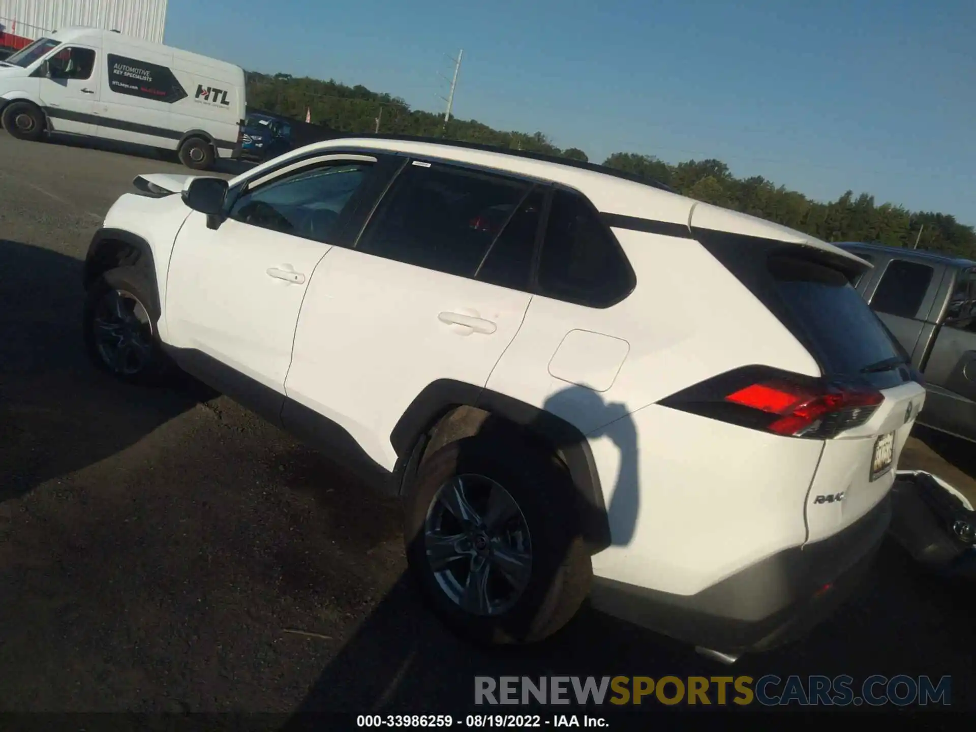 3 Photograph of a damaged car 2T3P1RFV2NC261654 TOYOTA RAV4 2022