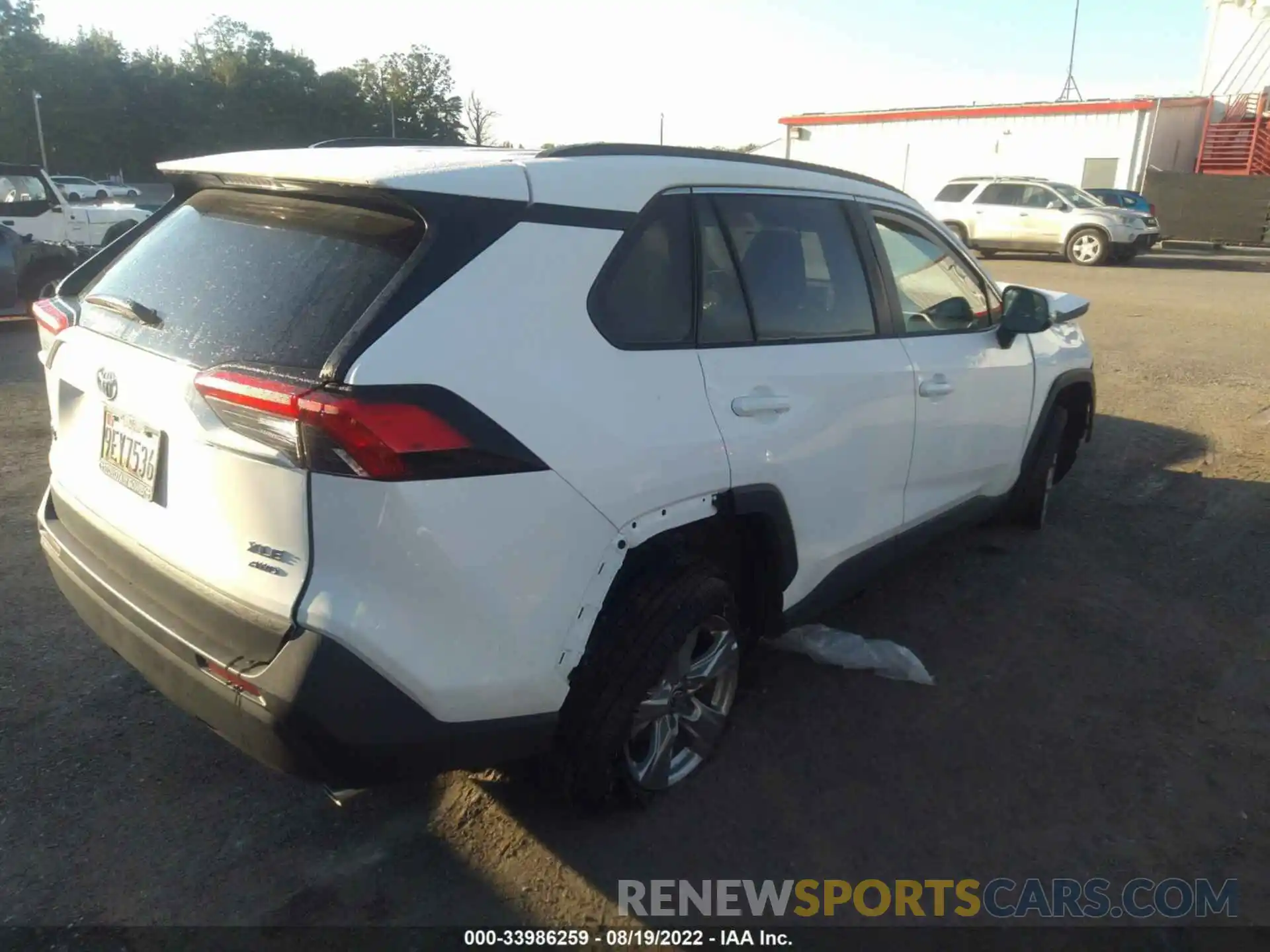 4 Photograph of a damaged car 2T3P1RFV2NC261654 TOYOTA RAV4 2022