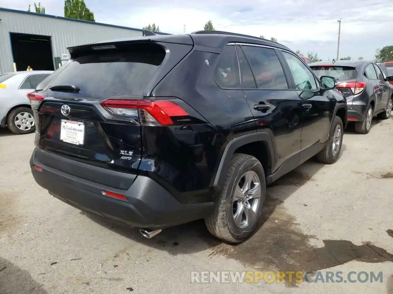 4 Photograph of a damaged car 2T3P1RFV2NC283413 TOYOTA RAV4 2022