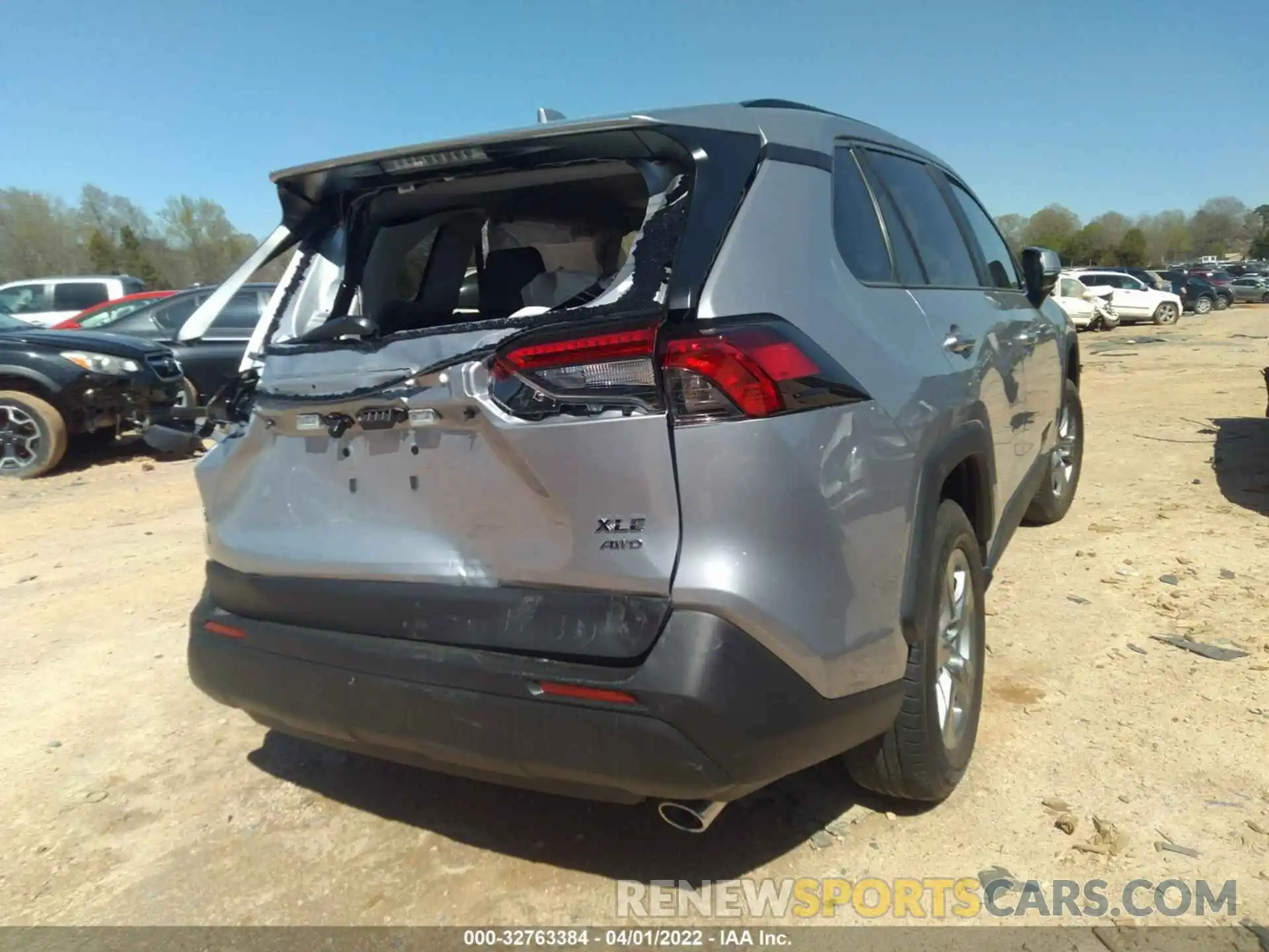 4 Photograph of a damaged car 2T3P1RFV3NC270024 TOYOTA RAV4 2022