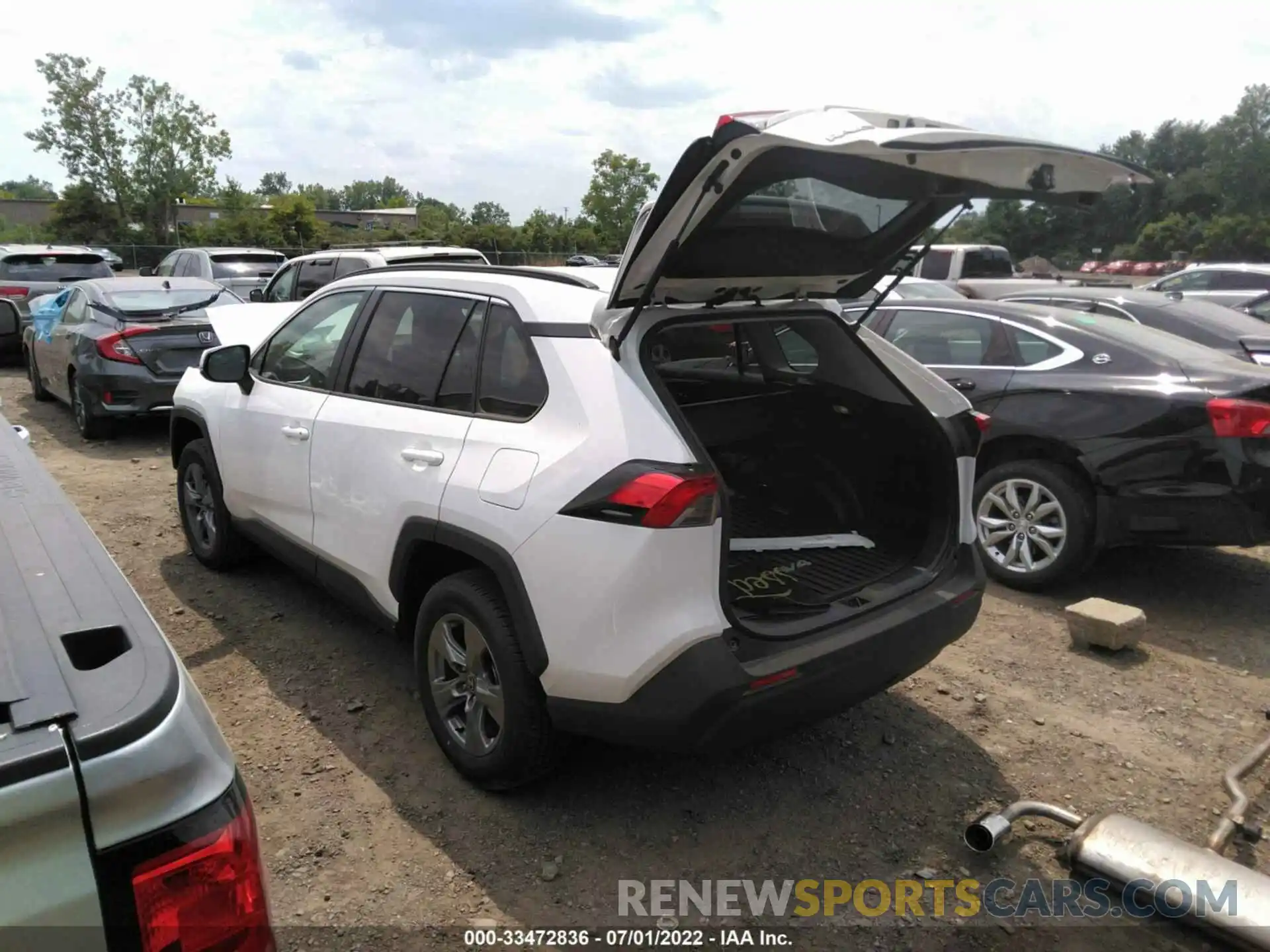 3 Photograph of a damaged car 2T3P1RFV3NC279211 TOYOTA RAV4 2022