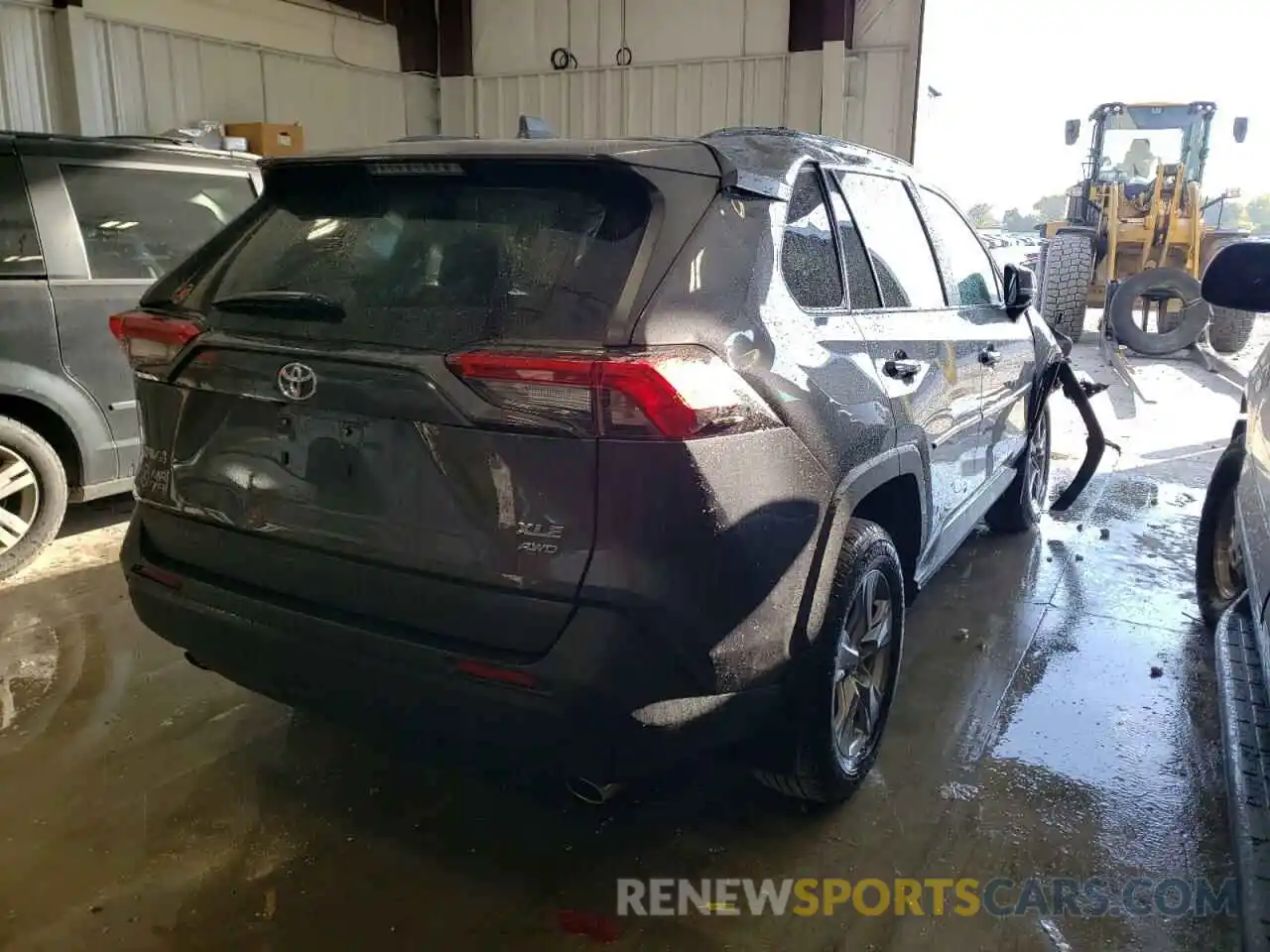 4 Photograph of a damaged car 2T3P1RFV3NC284893 TOYOTA RAV4 2022