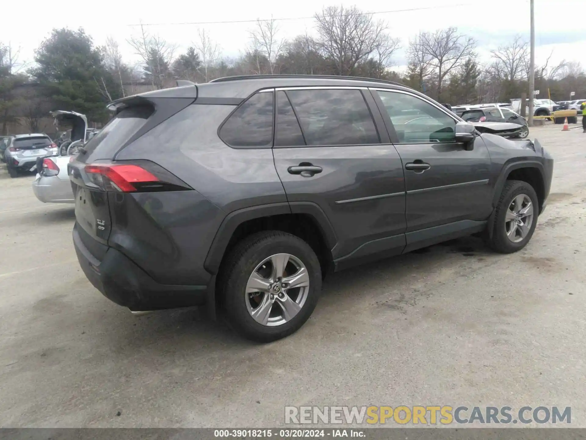 4 Photograph of a damaged car 2T3P1RFV4NC294378 TOYOTA RAV4 2022