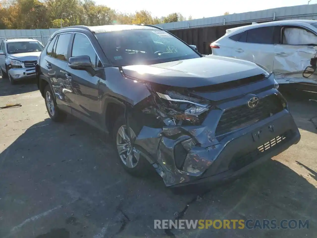 1 Photograph of a damaged car 2T3P1RFV4NW287025 TOYOTA RAV4 2022