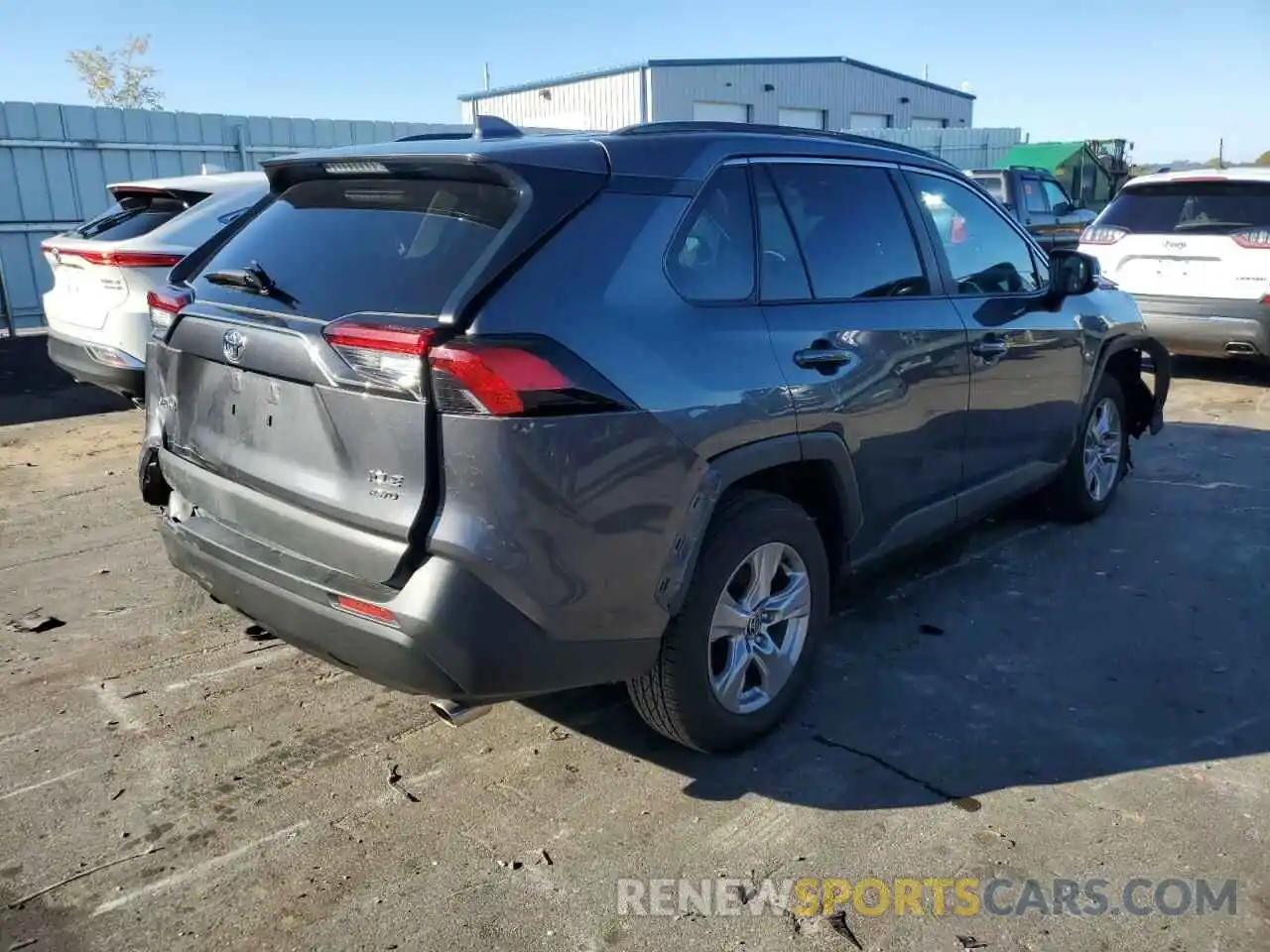 4 Photograph of a damaged car 2T3P1RFV4NW287025 TOYOTA RAV4 2022