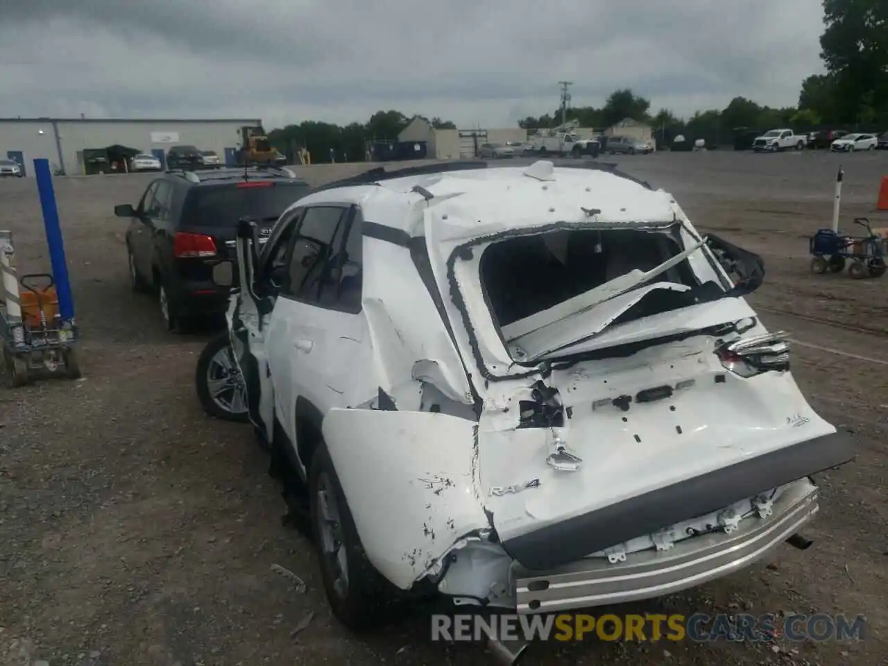 9 Photograph of a damaged car 2T3P1RFV5NC263222 TOYOTA RAV4 2022