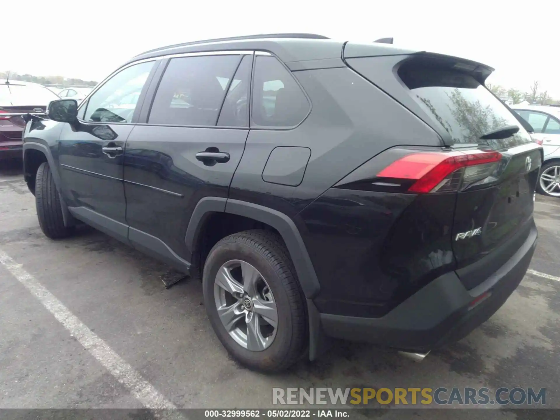 3 Photograph of a damaged car 2T3P1RFV5NC268131 TOYOTA RAV4 2022