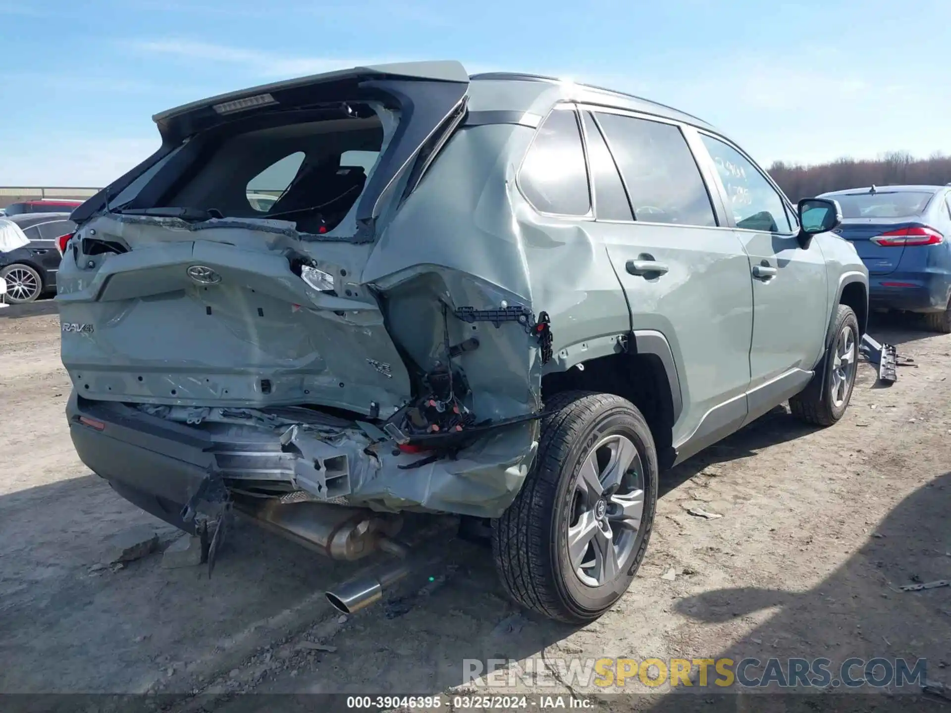 4 Photograph of a damaged car 2T3P1RFV5NW253451 TOYOTA RAV4 2022