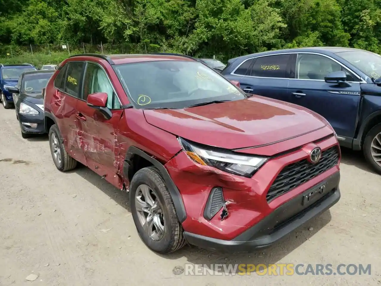 1 Photograph of a damaged car 2T3P1RFV5NW259038 TOYOTA RAV4 2022