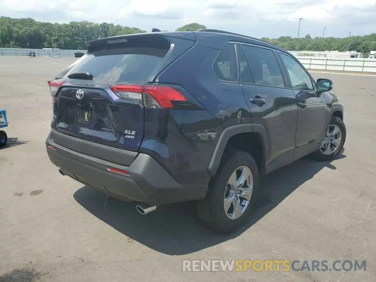 4 Photograph of a damaged car 2T3P1RFV5NW271576 TOYOTA RAV4 2022