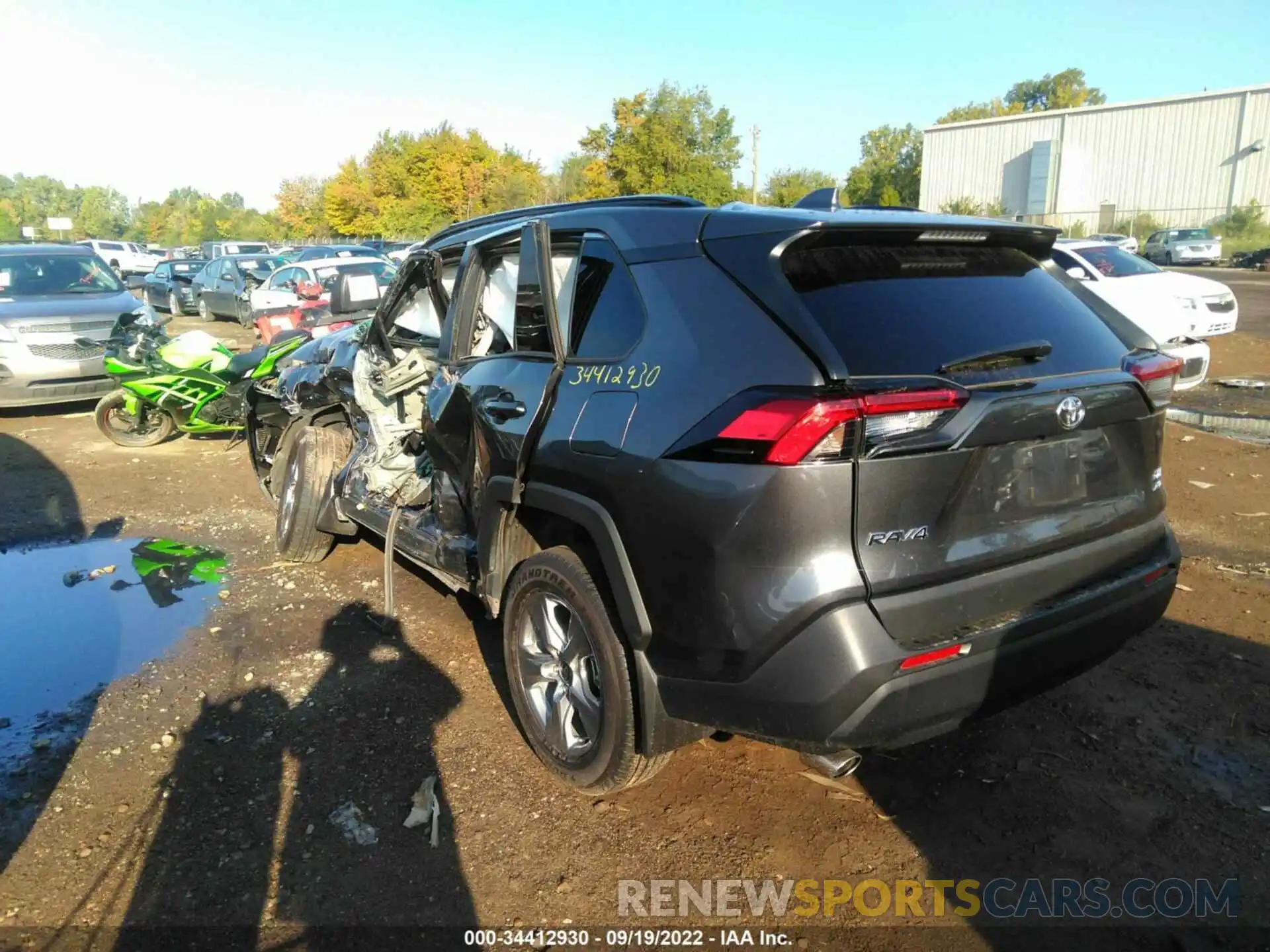 3 Photograph of a damaged car 2T3P1RFV6NC265075 TOYOTA RAV4 2022