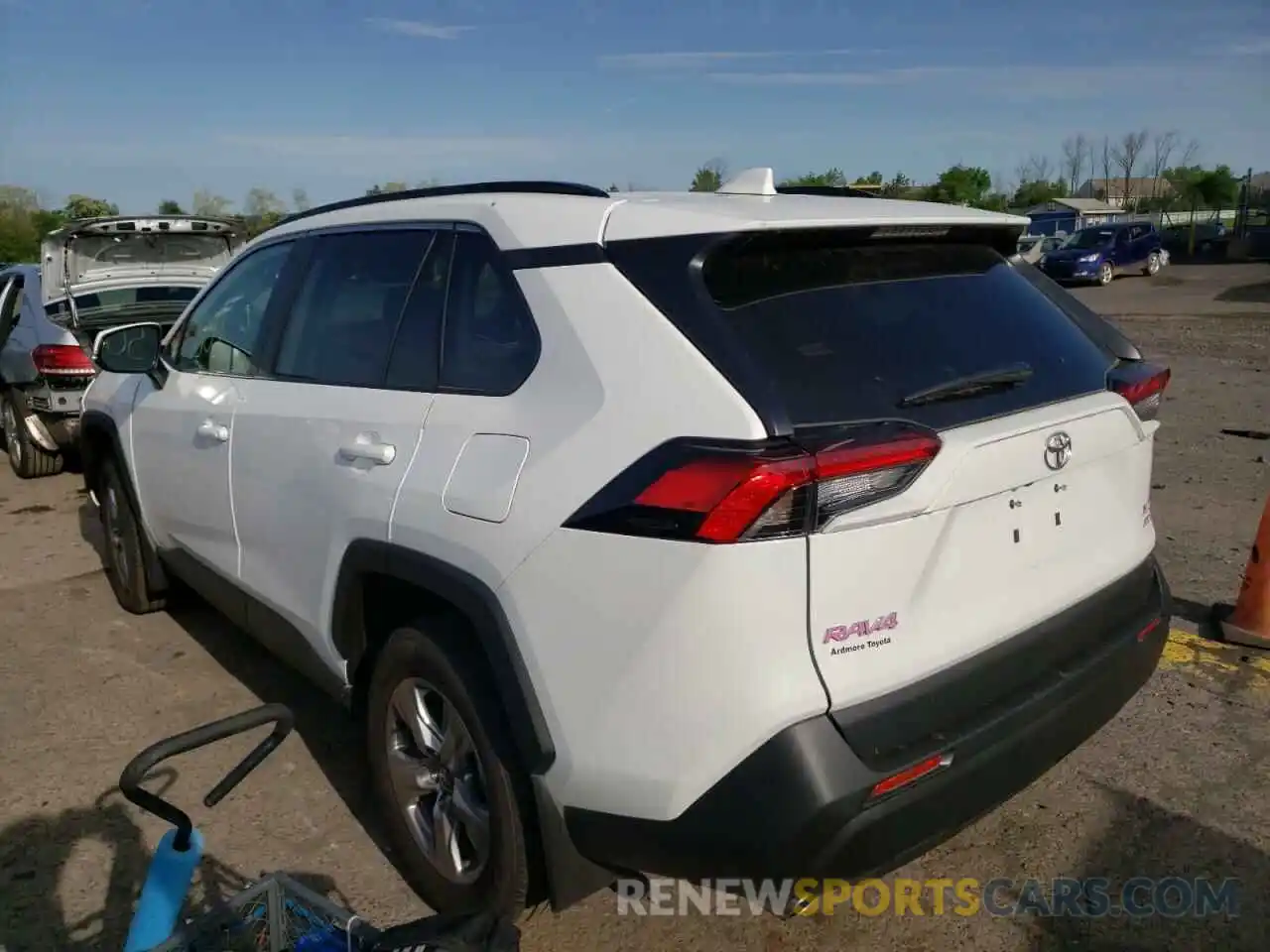 3 Photograph of a damaged car 2T3P1RFV6NC275086 TOYOTA RAV4 2022