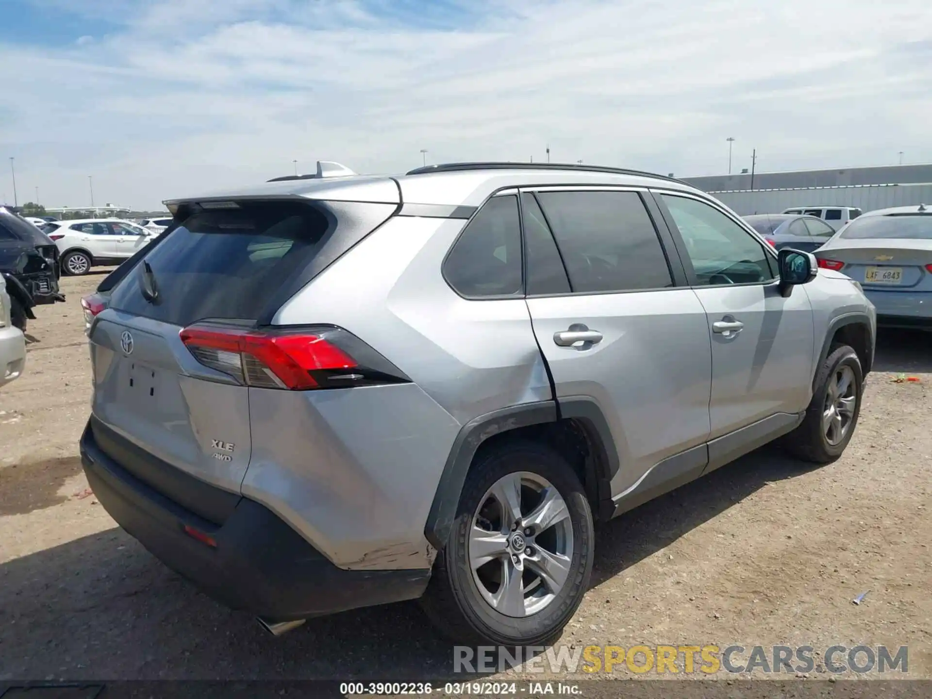 4 Photograph of a damaged car 2T3P1RFV6NW298267 TOYOTA RAV4 2022