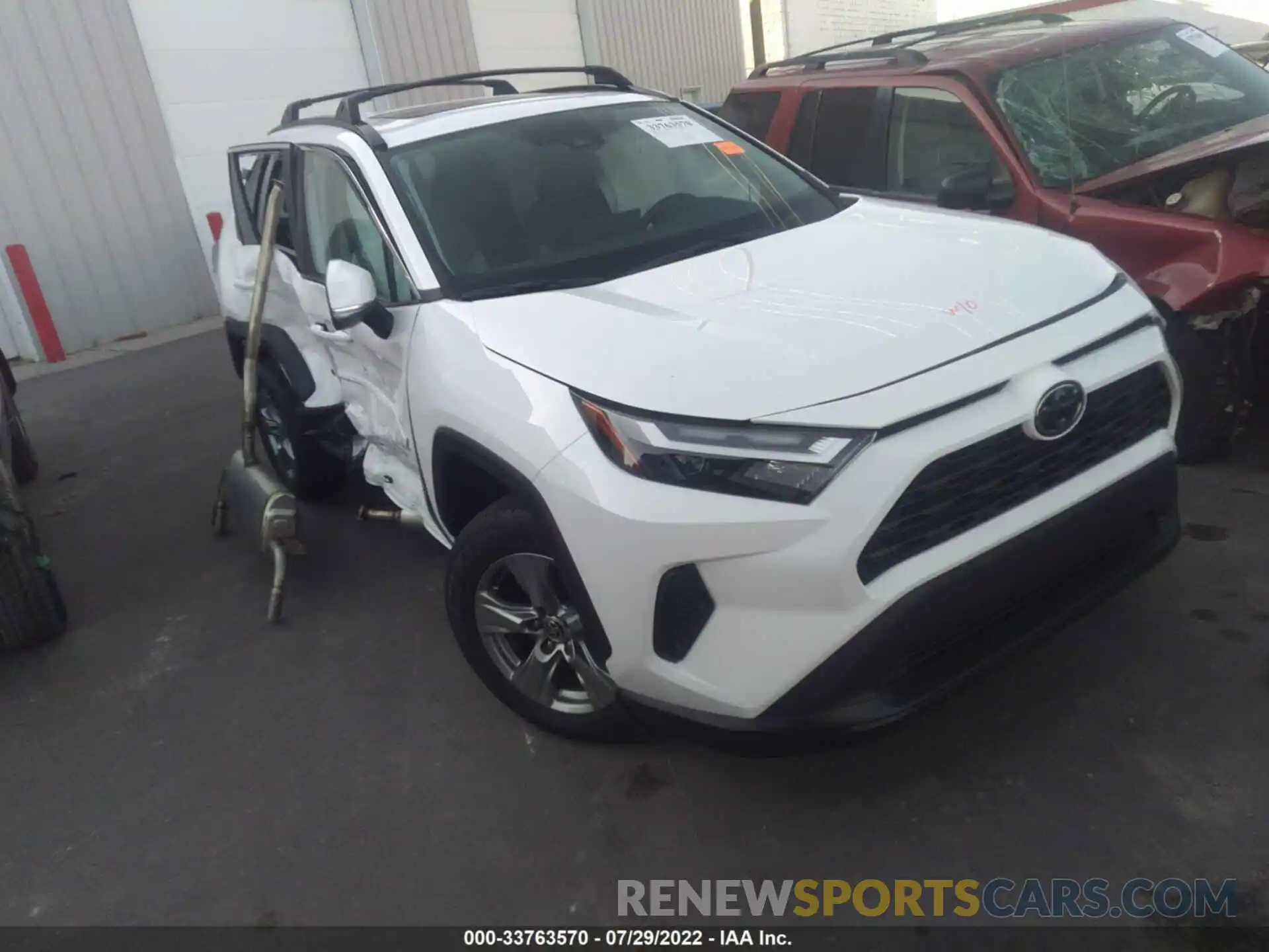 1 Photograph of a damaged car 2T3P1RFV7NC294939 TOYOTA RAV4 2022