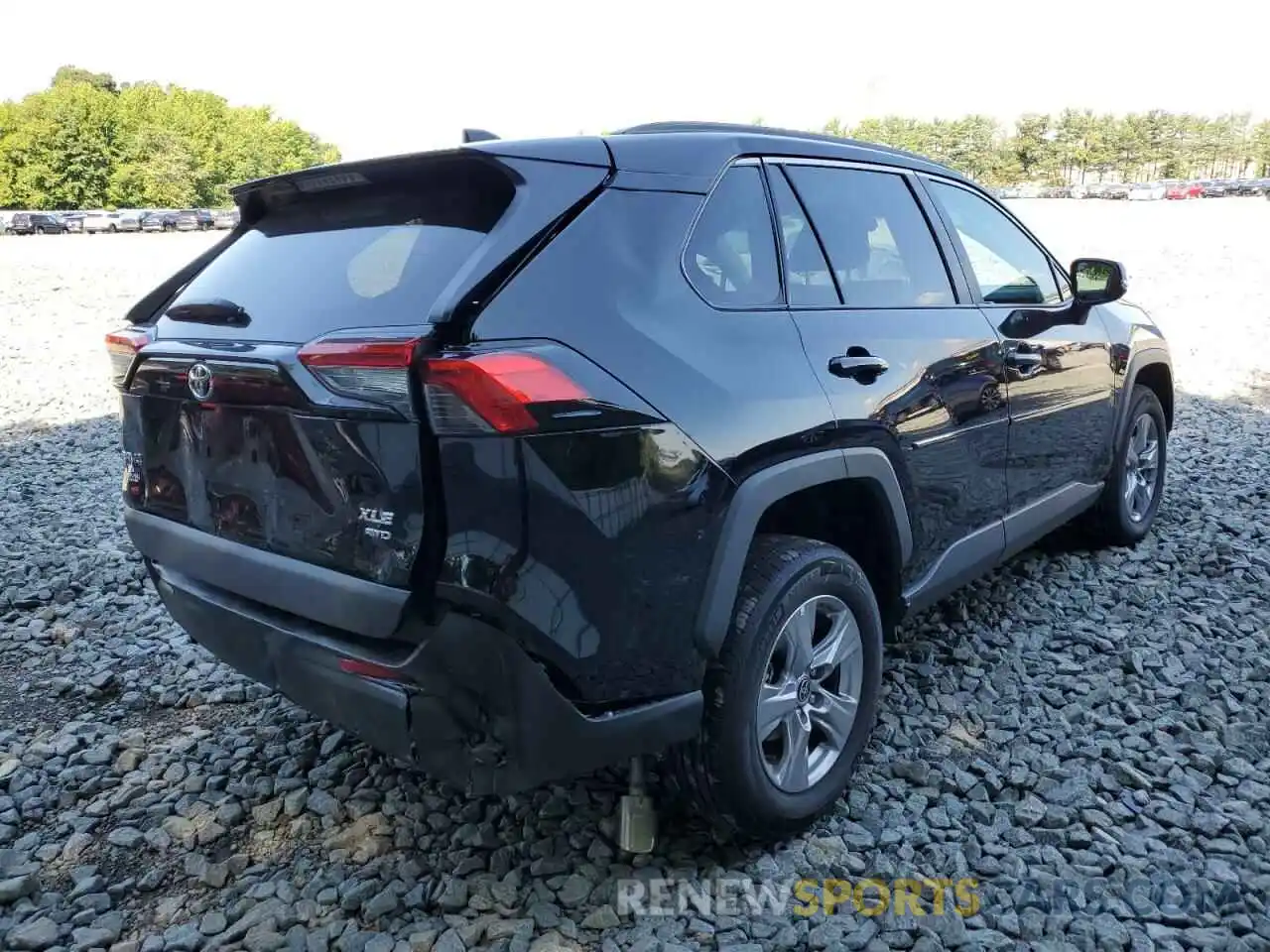 4 Photograph of a damaged car 2T3P1RFV7NW259283 TOYOTA RAV4 2022