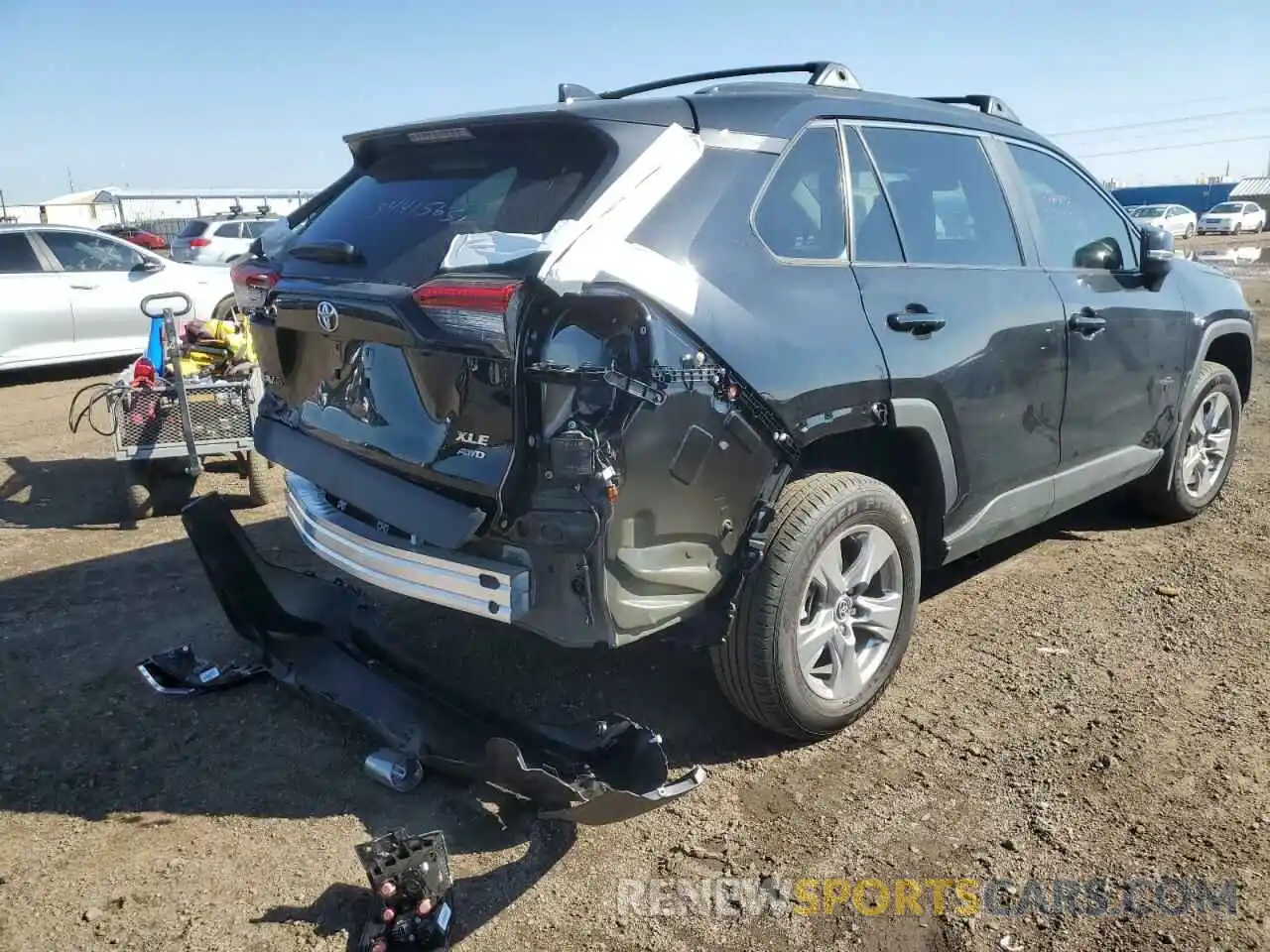 4 Photograph of a damaged car 2T3P1RFV8NC288034 TOYOTA RAV4 2022