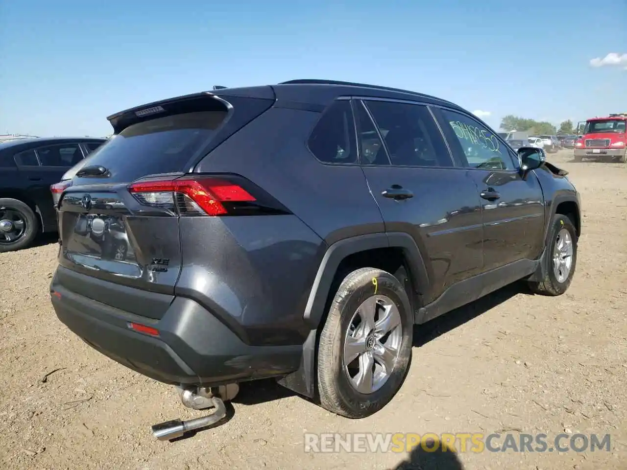 4 Photograph of a damaged car 2T3P1RFV8NC301283 TOYOTA RAV4 2022