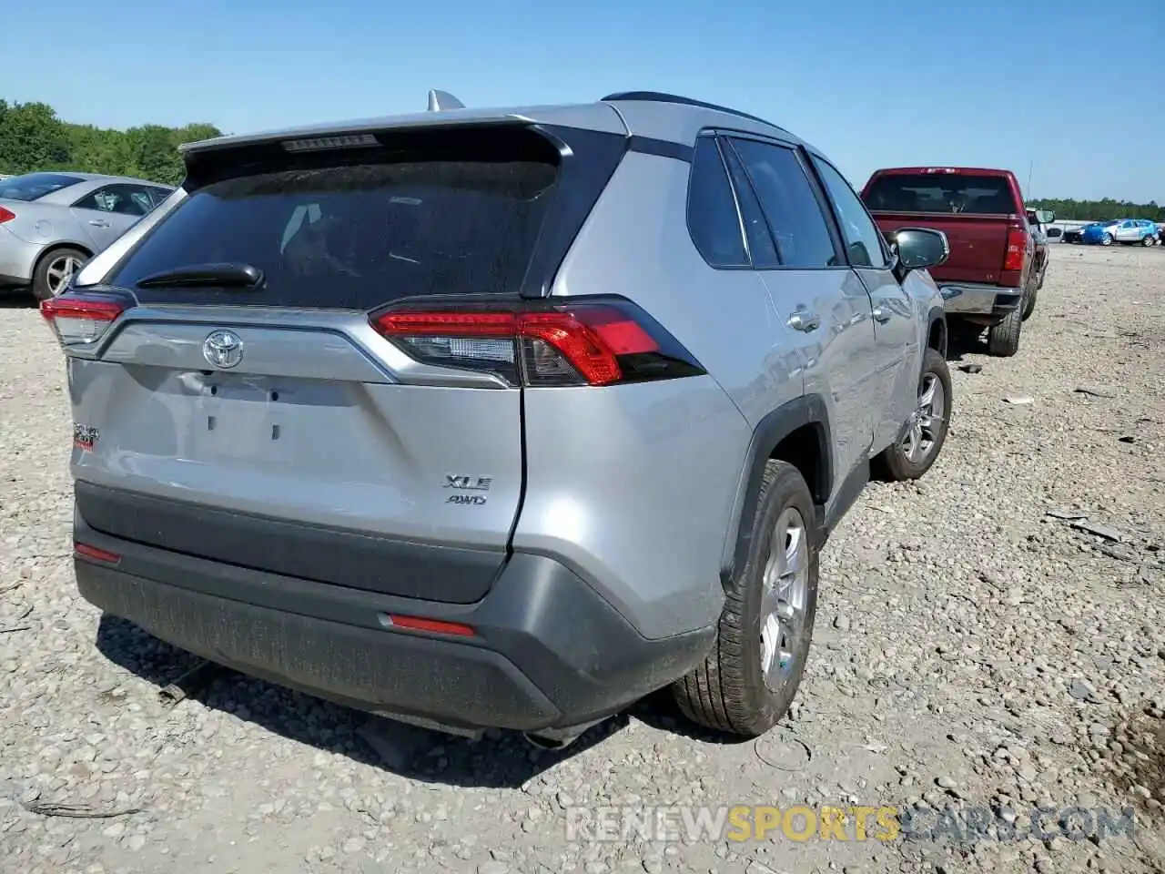 4 Photograph of a damaged car 2T3P1RFV9NC274112 TOYOTA RAV4 2022