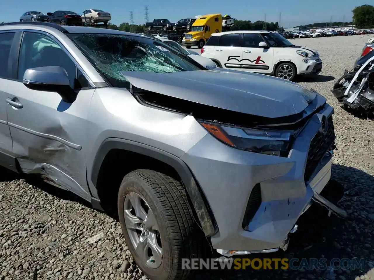 9 Photograph of a damaged car 2T3P1RFV9NC274112 TOYOTA RAV4 2022