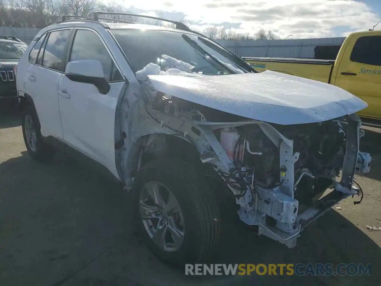 4 Photograph of a damaged car 2T3P1RFV9NW288106 TOYOTA RAV4 2022