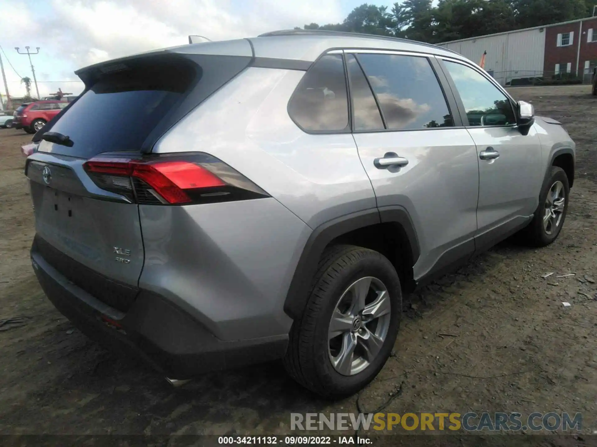 4 Photograph of a damaged car 2T3P1RFVXNC281229 TOYOTA RAV4 2022