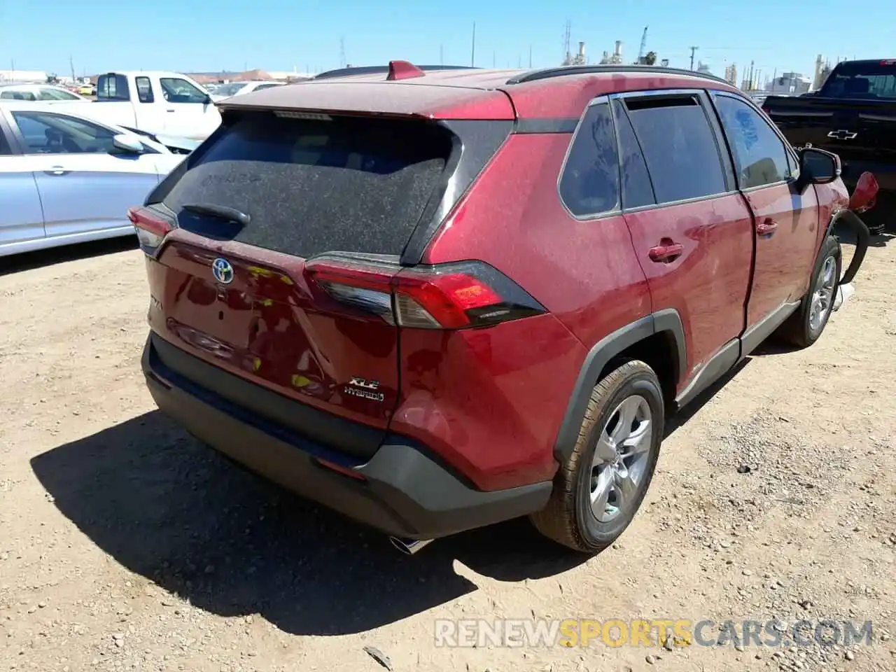 4 Photograph of a damaged car 2T3RWRFV1NW129297 TOYOTA RAV4 2022