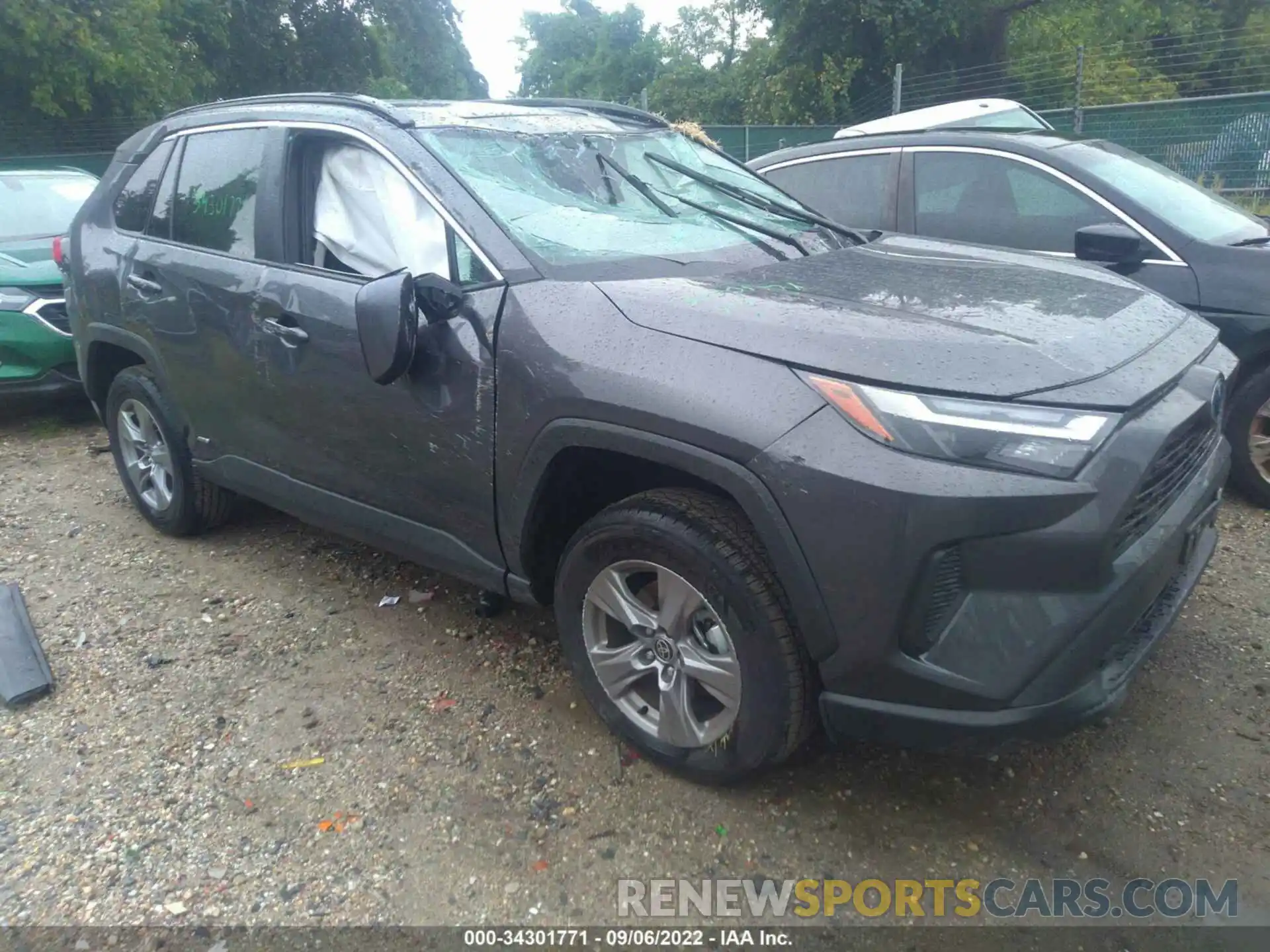 1 Photograph of a damaged car 2T3RWRFV4NW129987 TOYOTA RAV4 2022